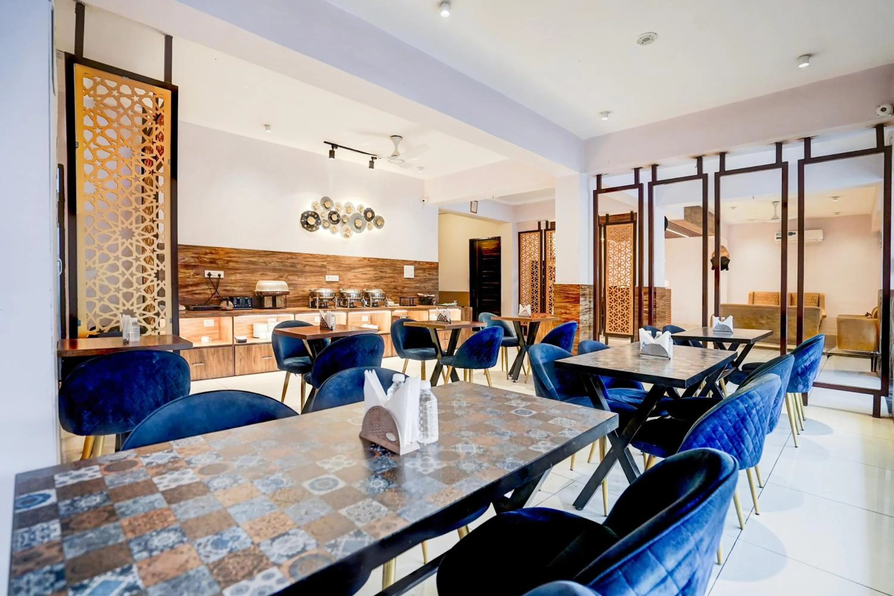 Restaurant/places to eat in Hotel Stiltstay