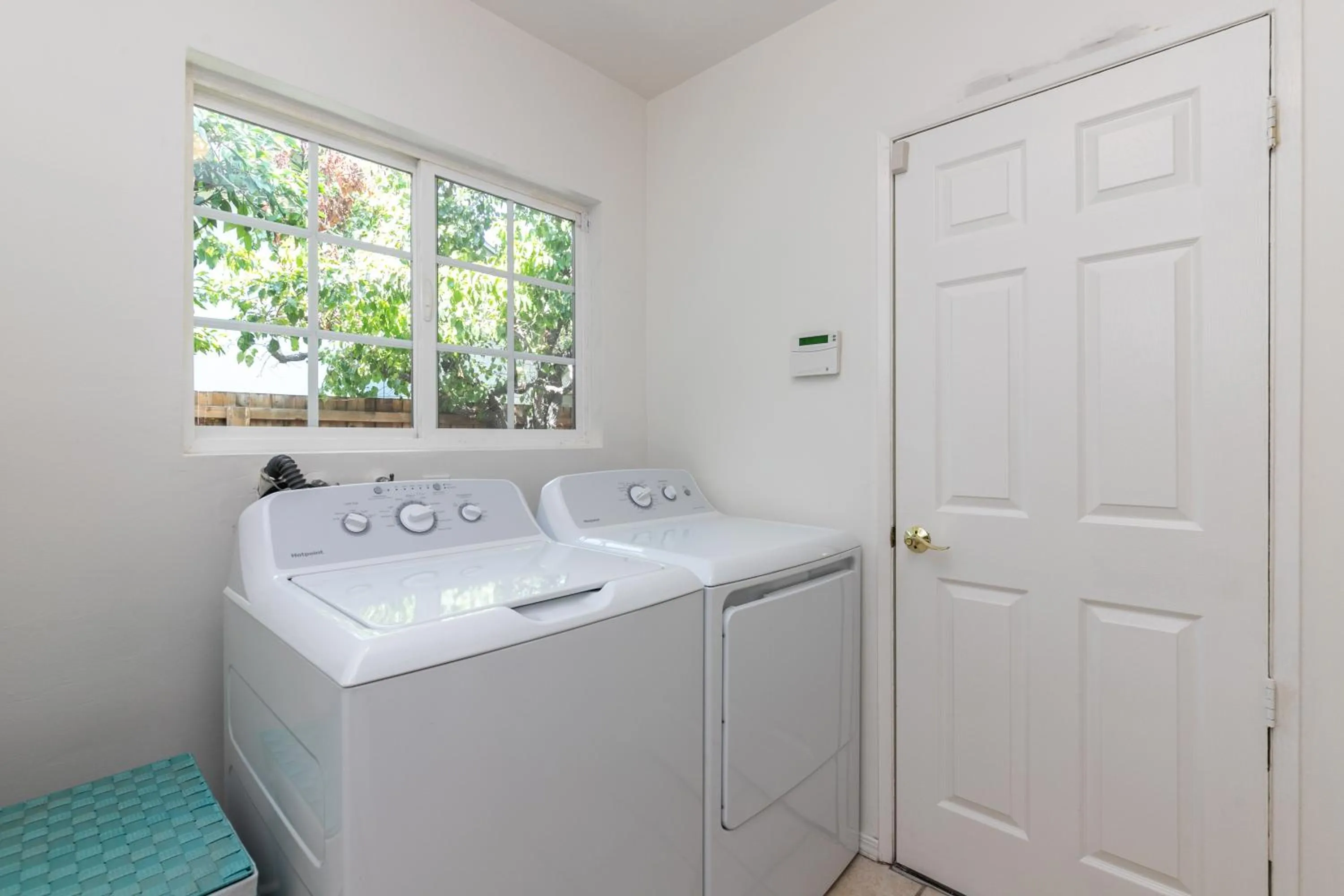 Villa Sausalito - Newly Designed 4BR HOUSE & POOL by Topanga