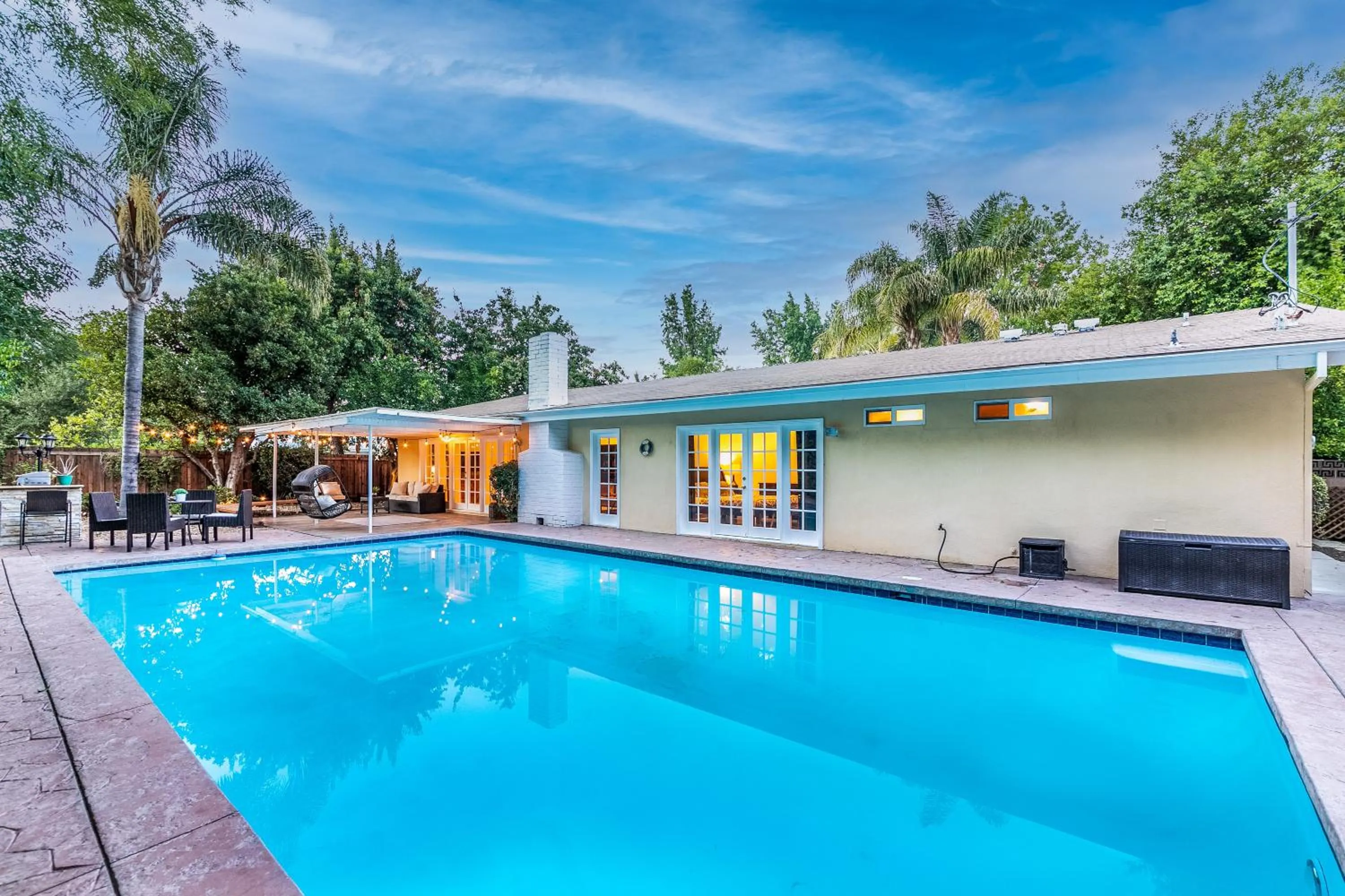 Villa Sausalito - Newly Designed 4BR HOUSE & POOL by Topanga