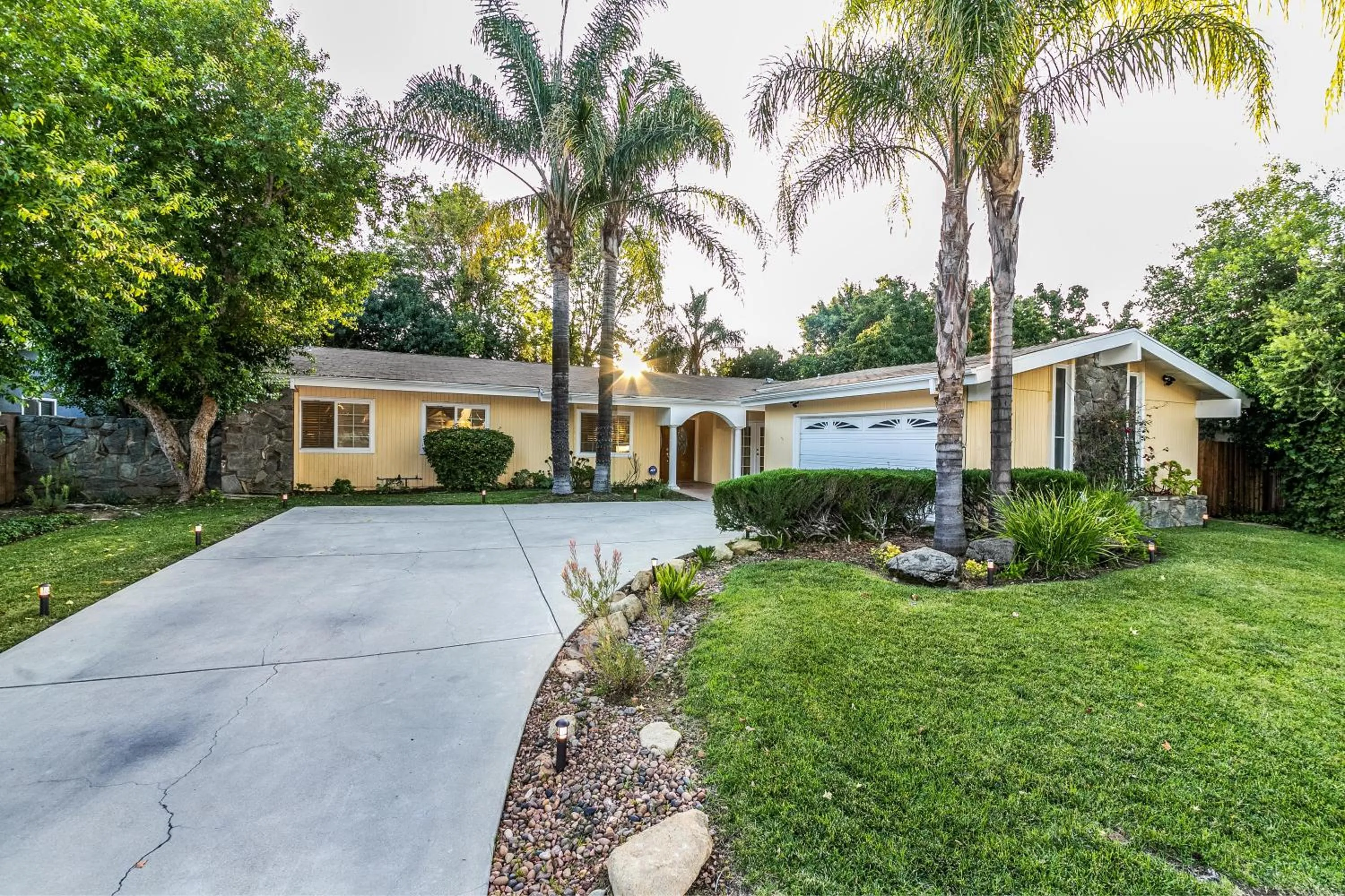 Villa Sausalito - Newly Designed 4BR HOUSE & POOL by Topanga