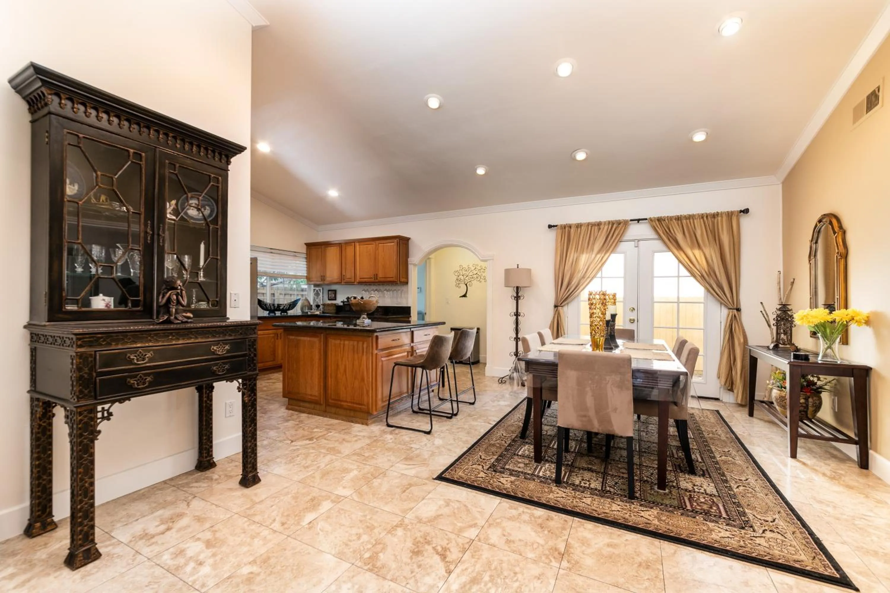 Villa Sausalito - Newly Designed 4BR HOUSE & POOL by Topanga