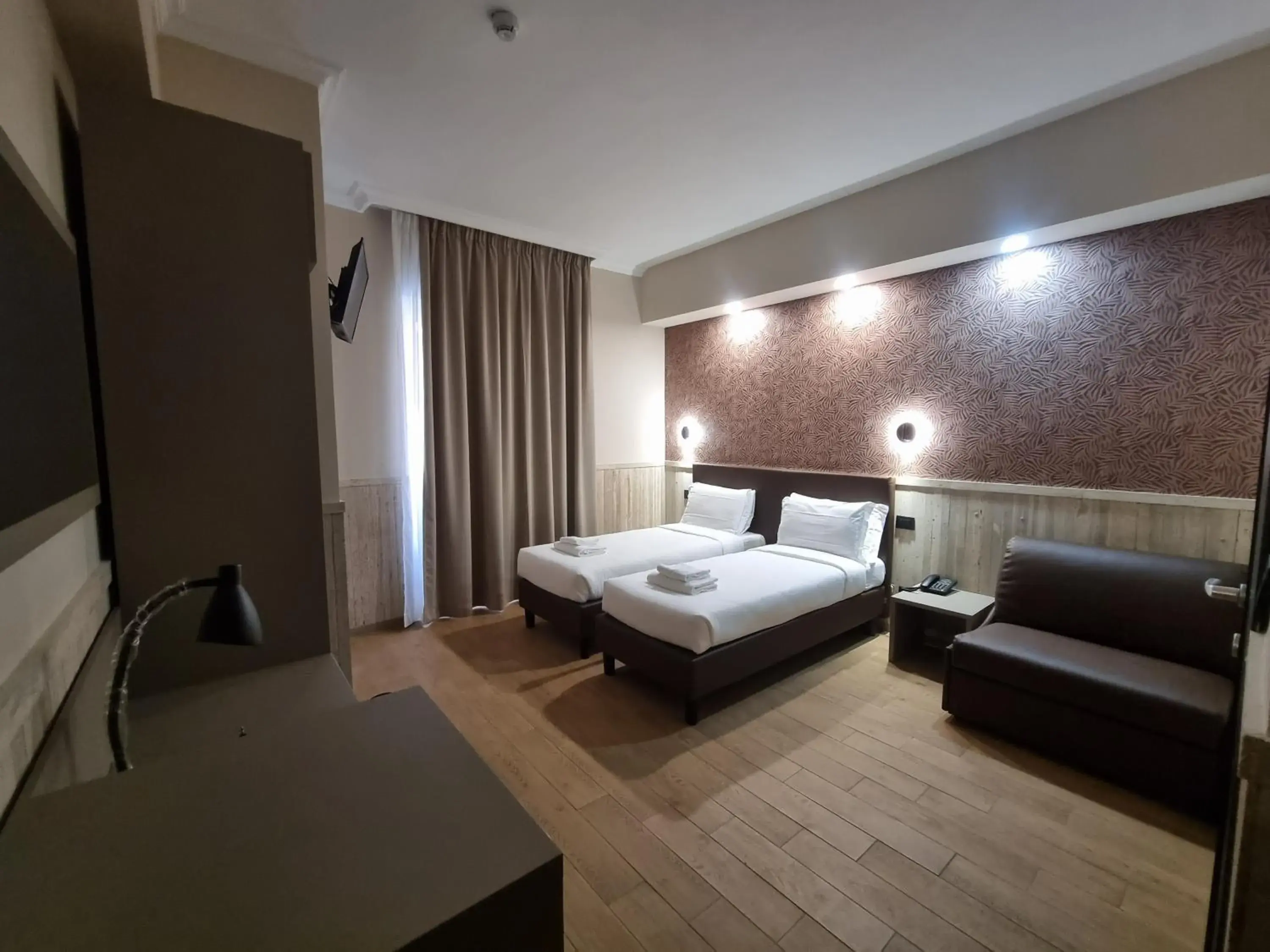 Superior Deluxe Double or Twin Room in Hotel Pyramid Superior Deluxe Double or Twin Room in Hotel Pyramid