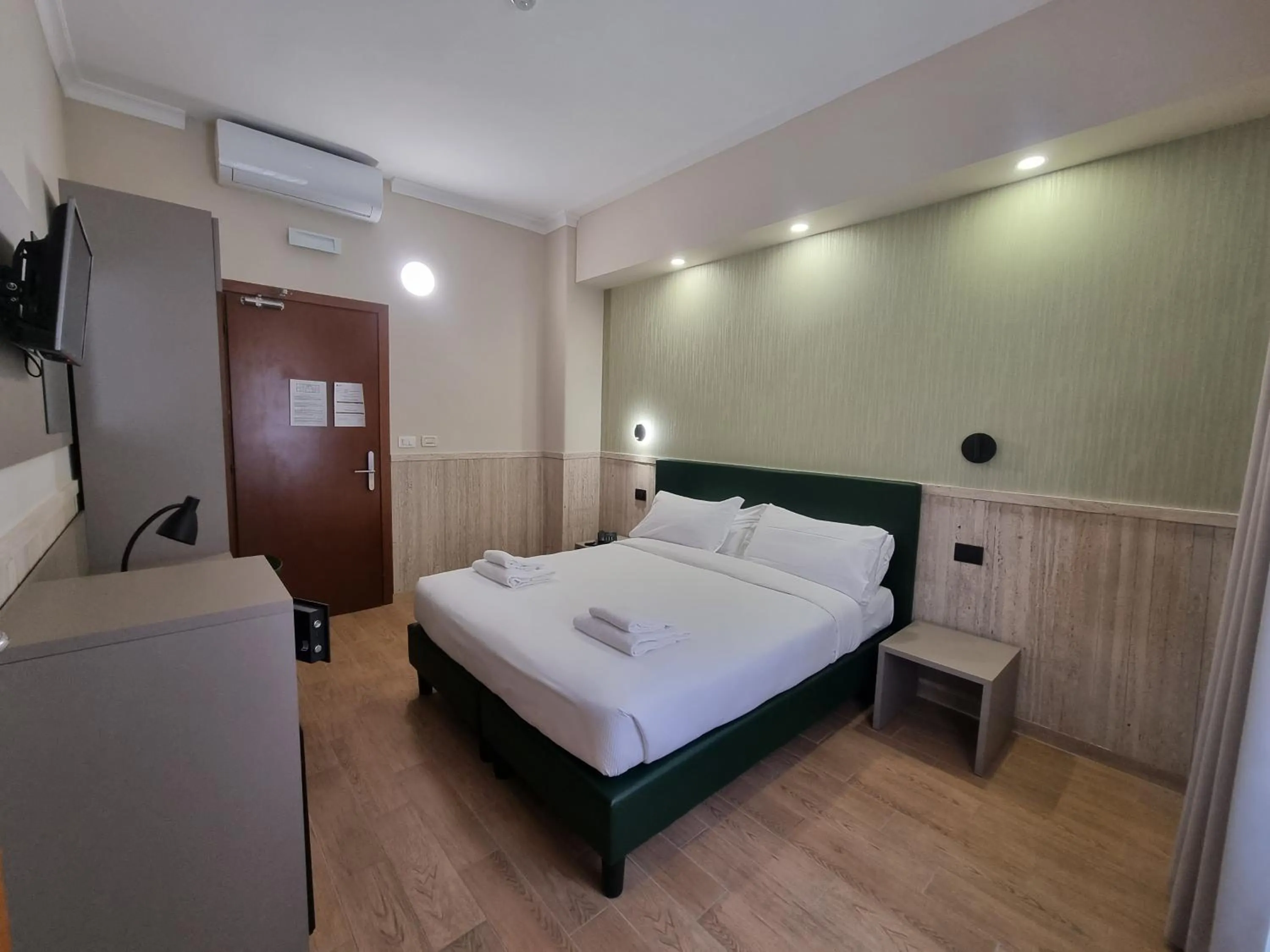 Bed in Hotel Pyramid