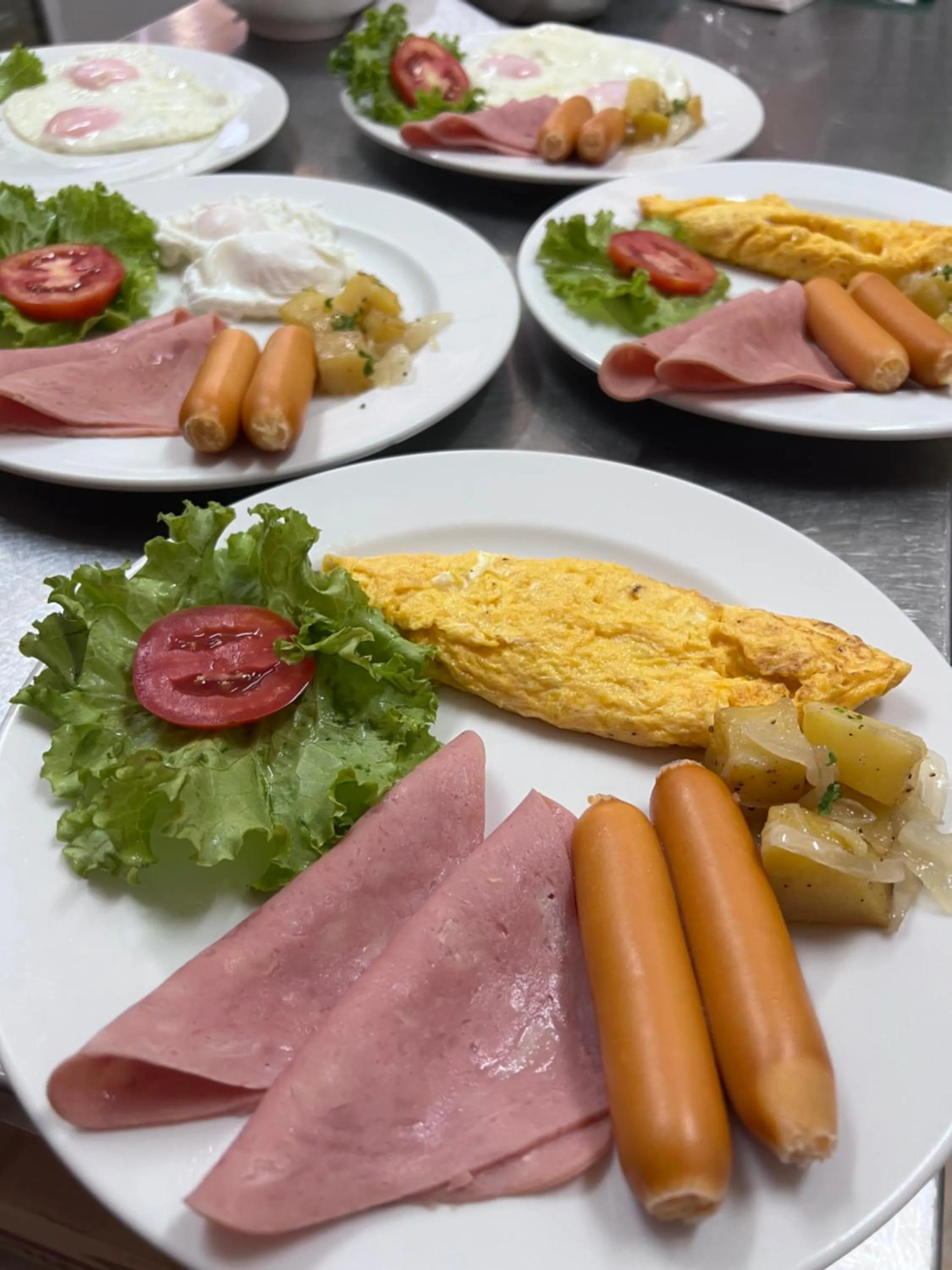 Food and drinks in Nanai 2 Residence Patong Phuket