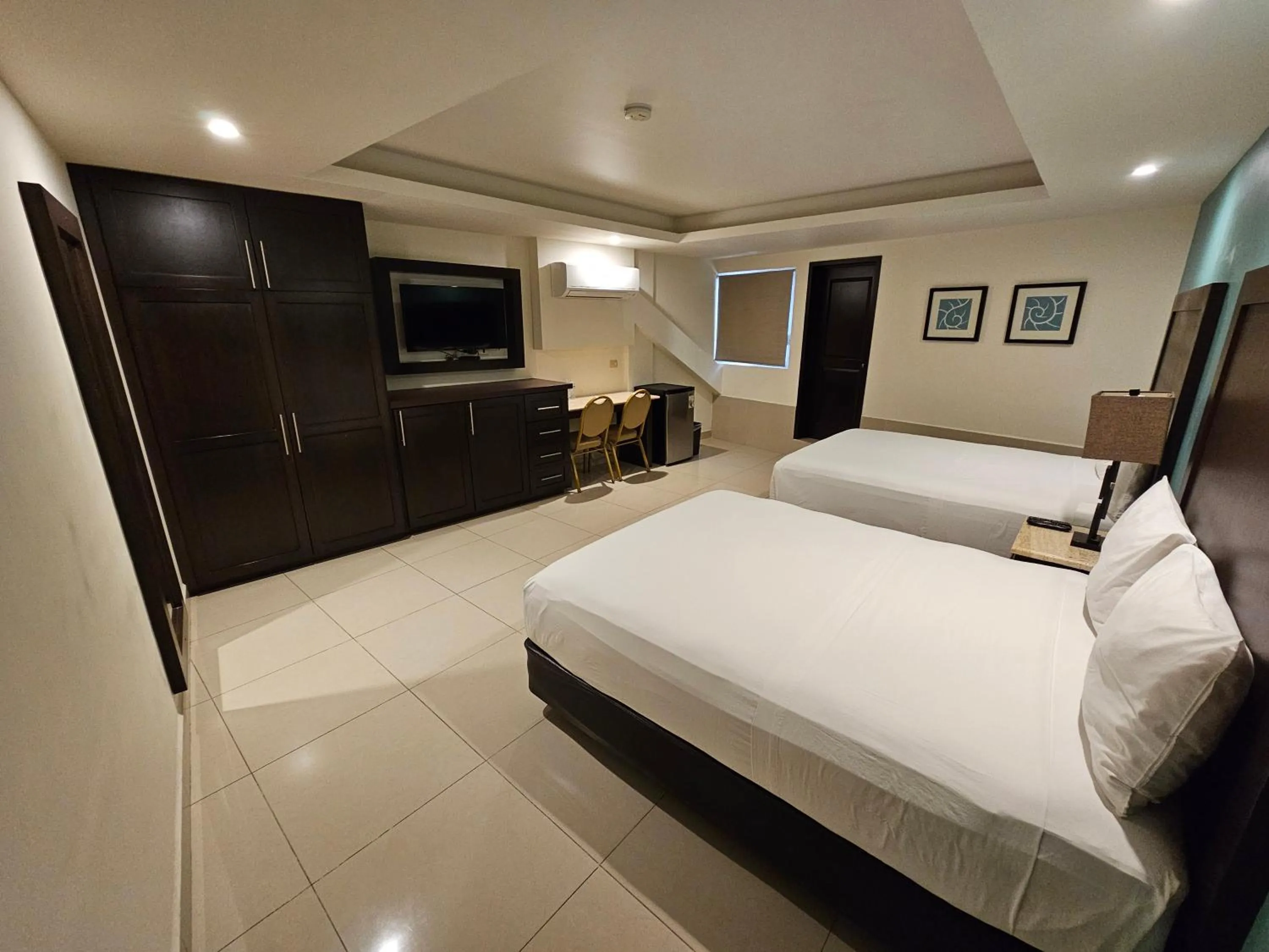 TV and multimedia, Bed in Hotel Maria Elena