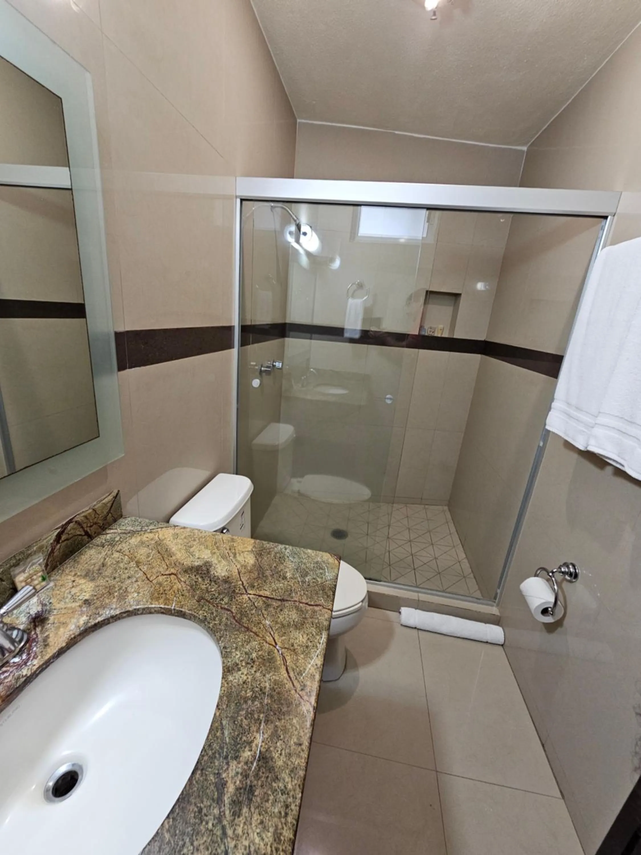 Shower in Hotel Maria Elena