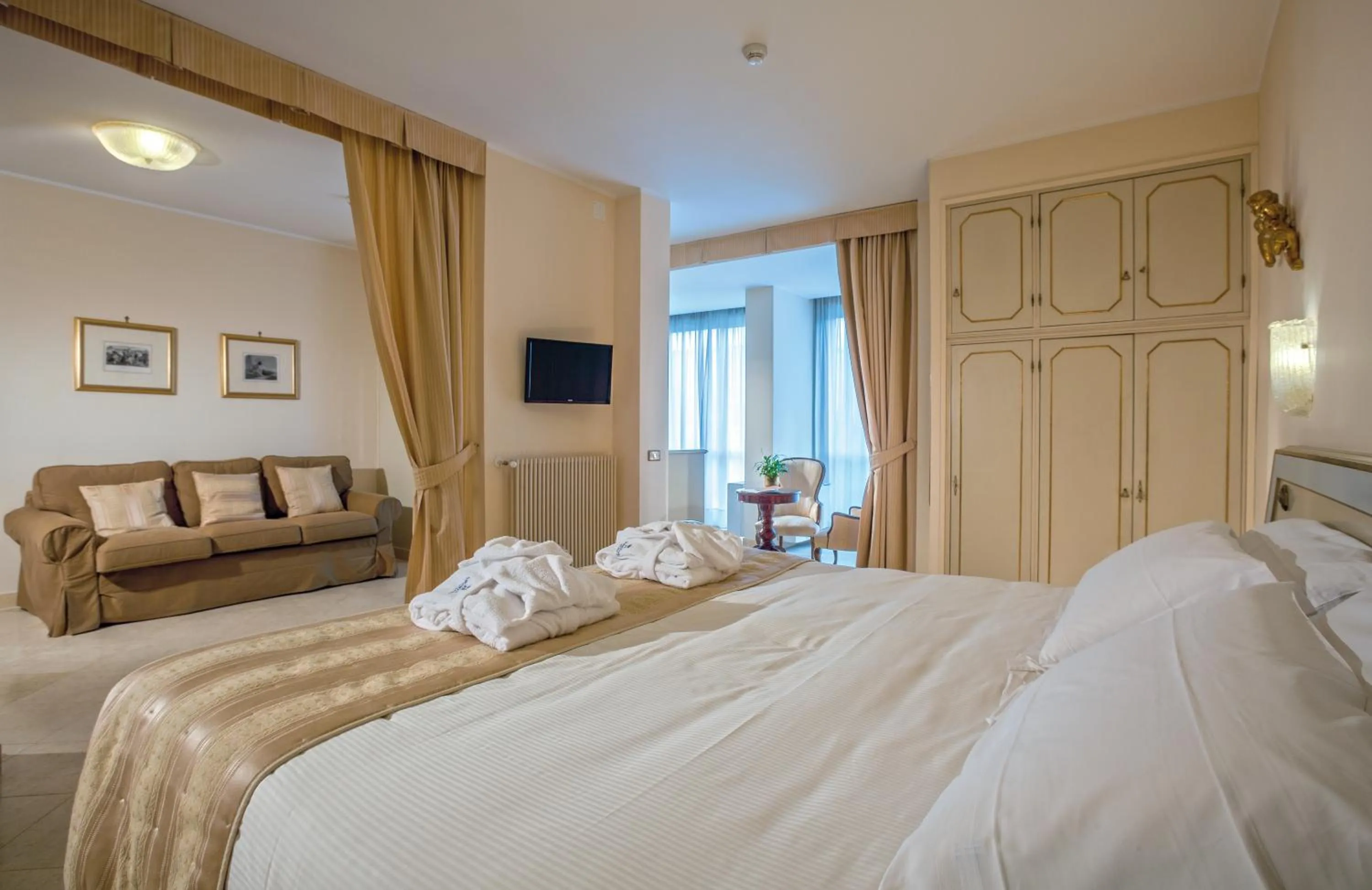 Bedroom, Bed in Abano Ritz Hotel Terme