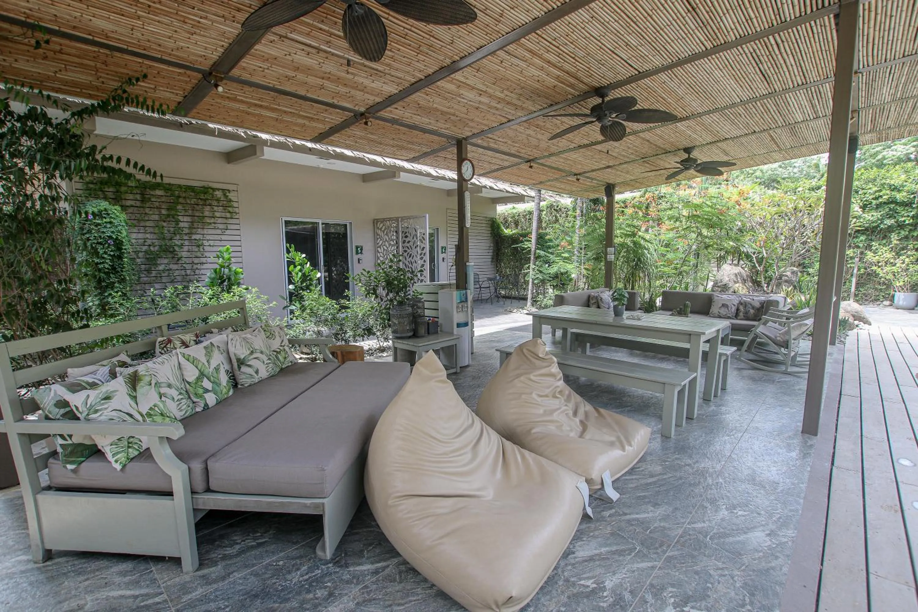 Lounge or bar in Tamarindo Bay Boutique Hotel, Apartments & Suites
