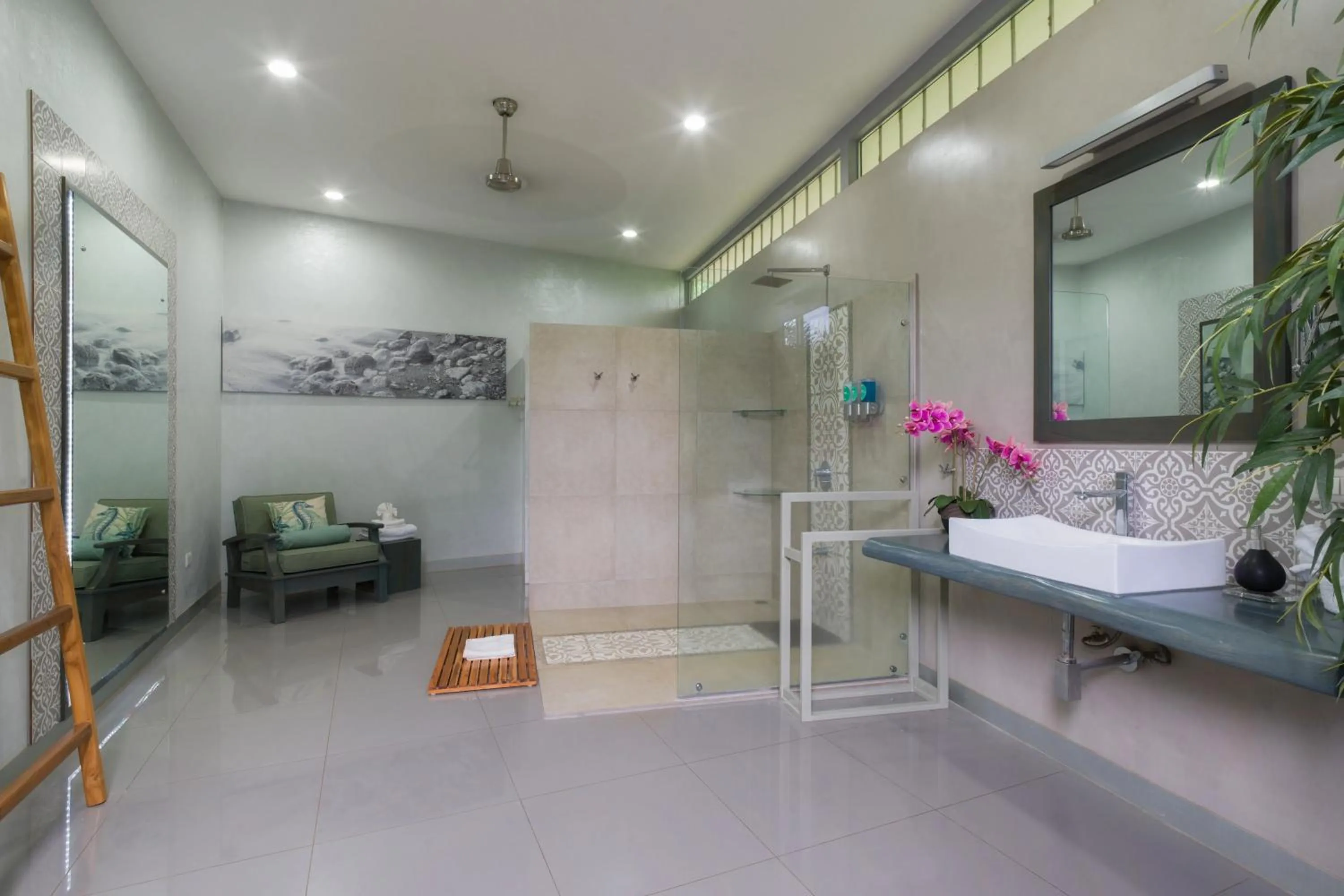 Bathroom in Tamarindo Bay Boutique Hotel, Apartments & Suites