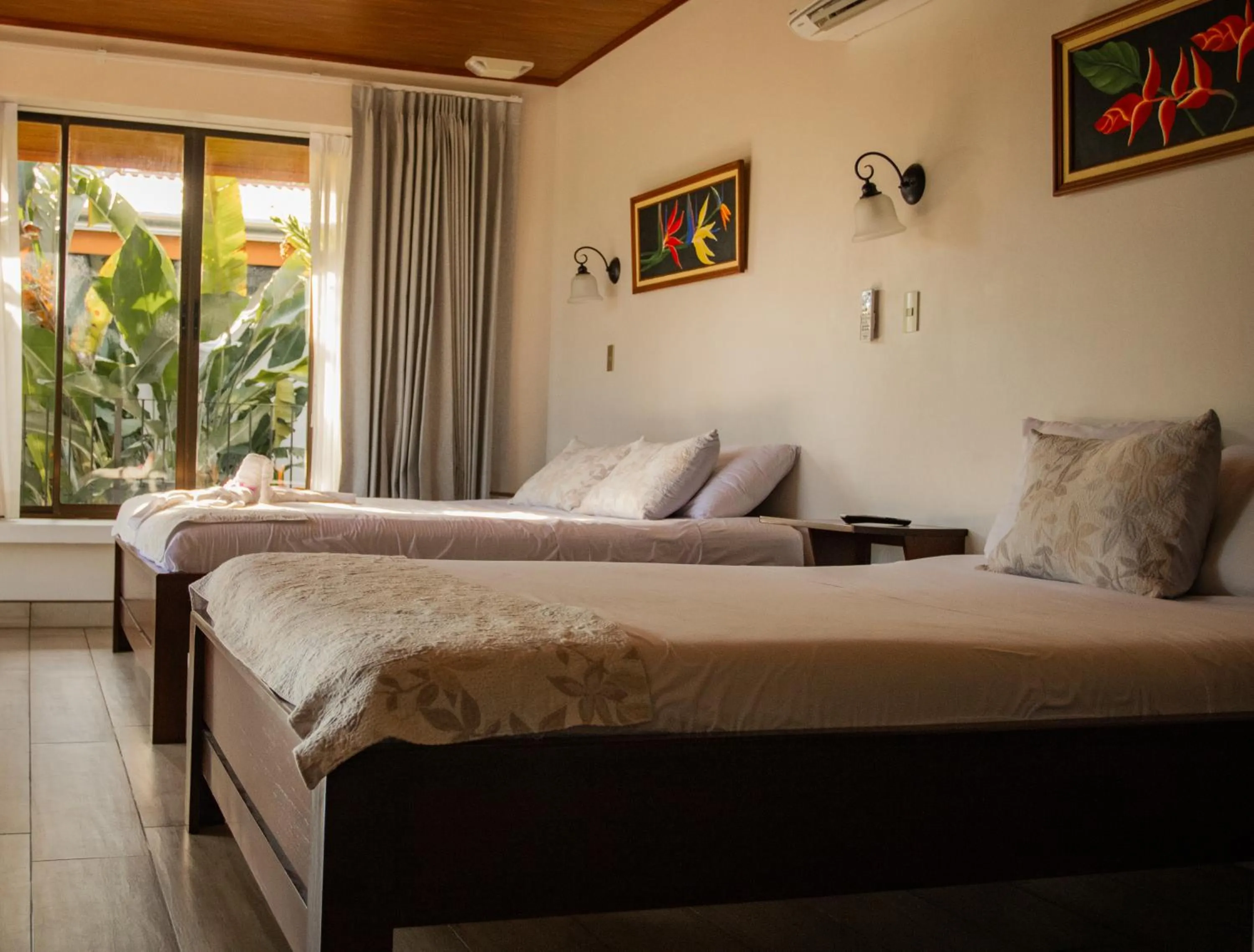 Bed in Miradas Arenal Hotel & Hotsprings