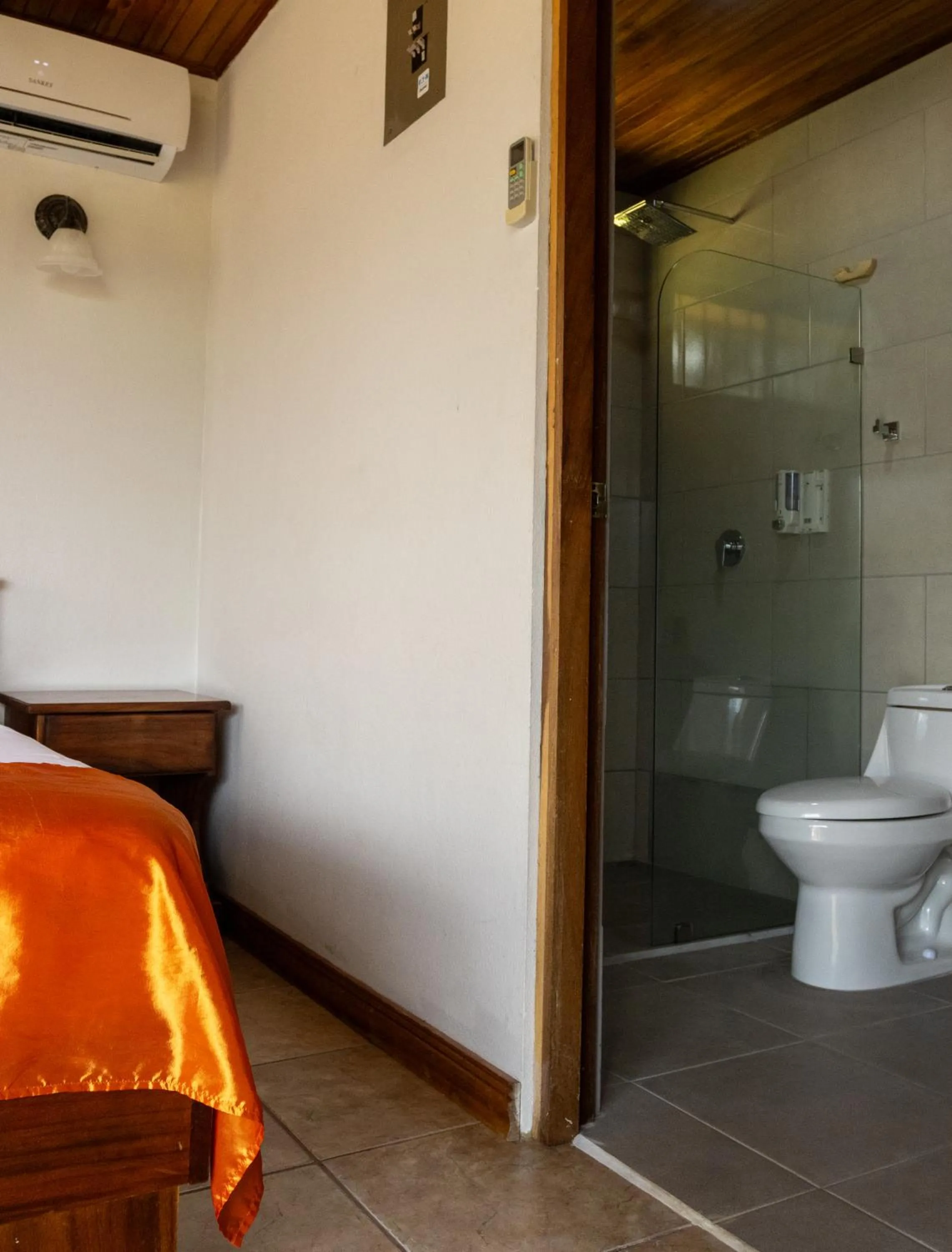 Bathroom in Miradas Arenal Hotel & Hotsprings