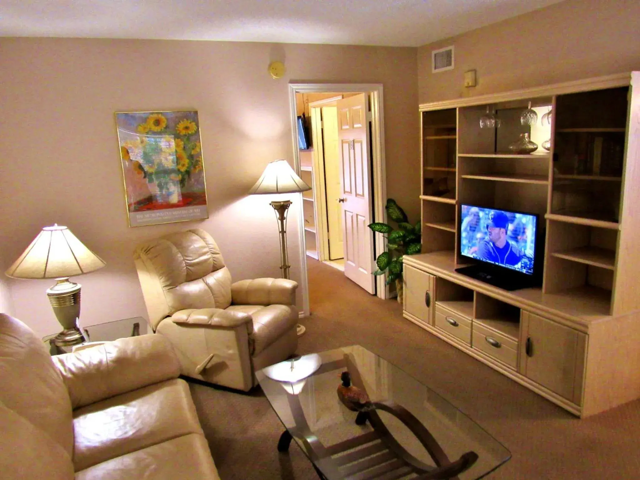 Deluxe Suite in Victoria Palms Inn and Suites Deluxe Suite in Victoria Palms Inn and Suites