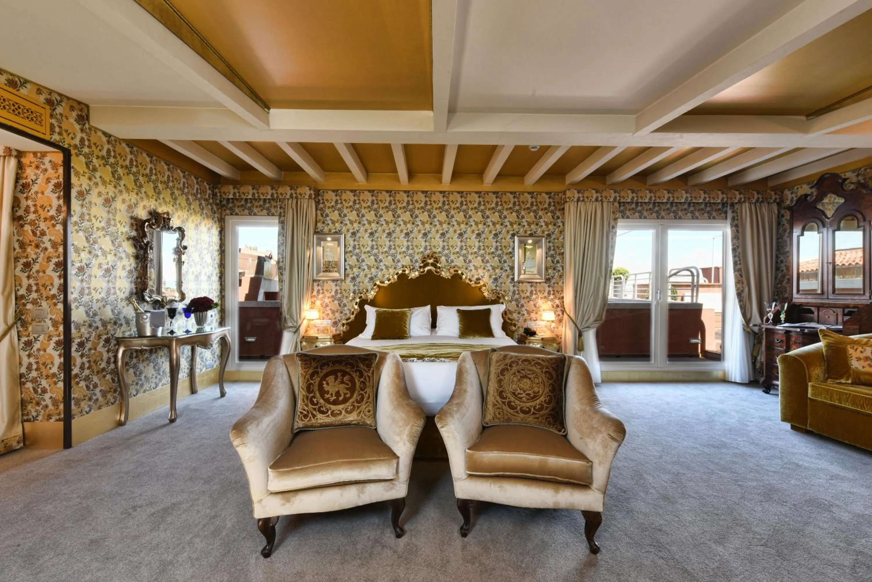 Bedroom in Papadopoli Hotel Venezia - MGallery Collection