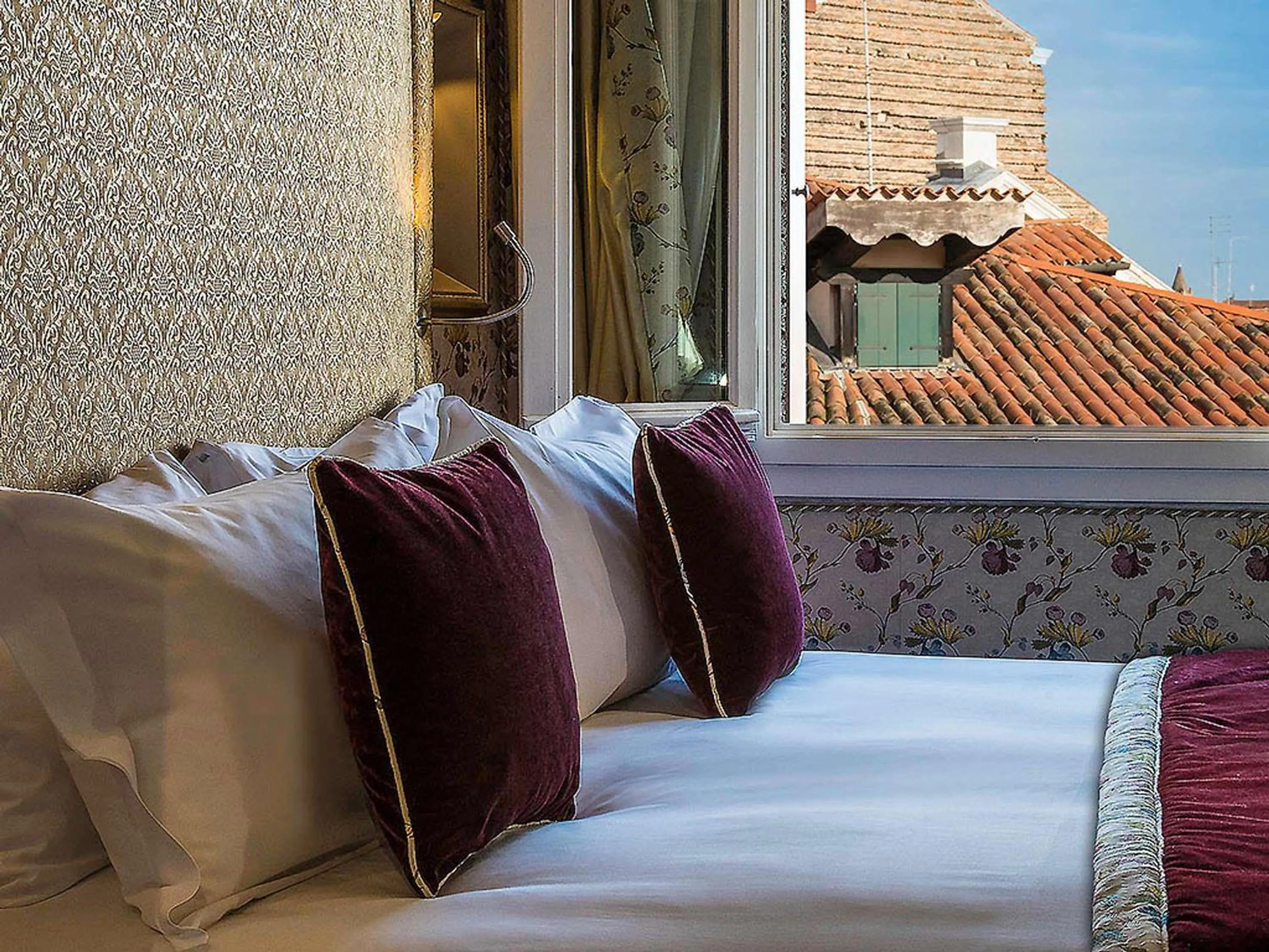 Bedroom, Bed in Papadopoli Hotel Venezia - MGallery Collection