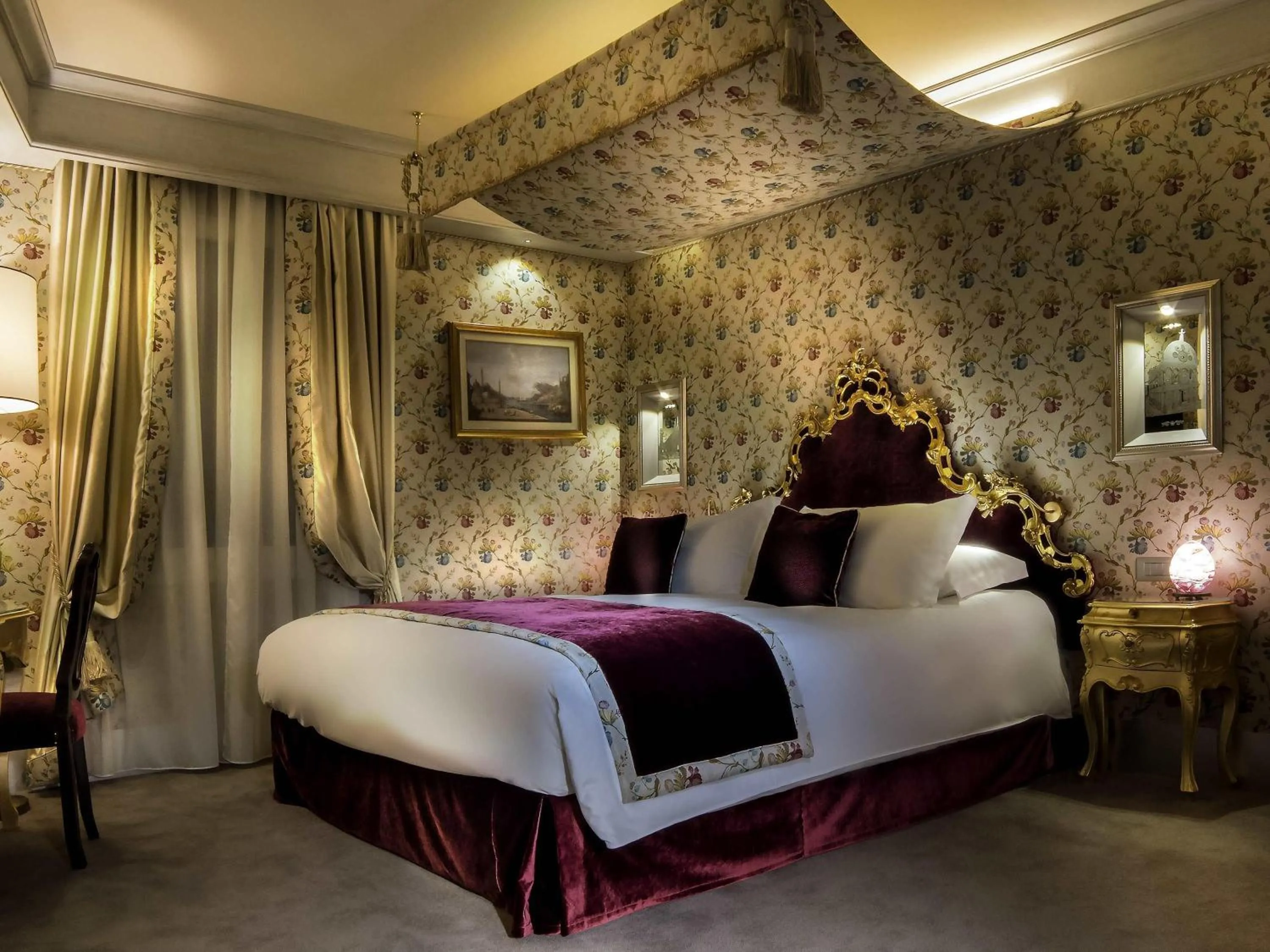 Bedroom, Bed in Papadopoli Hotel Venezia - MGallery Collection