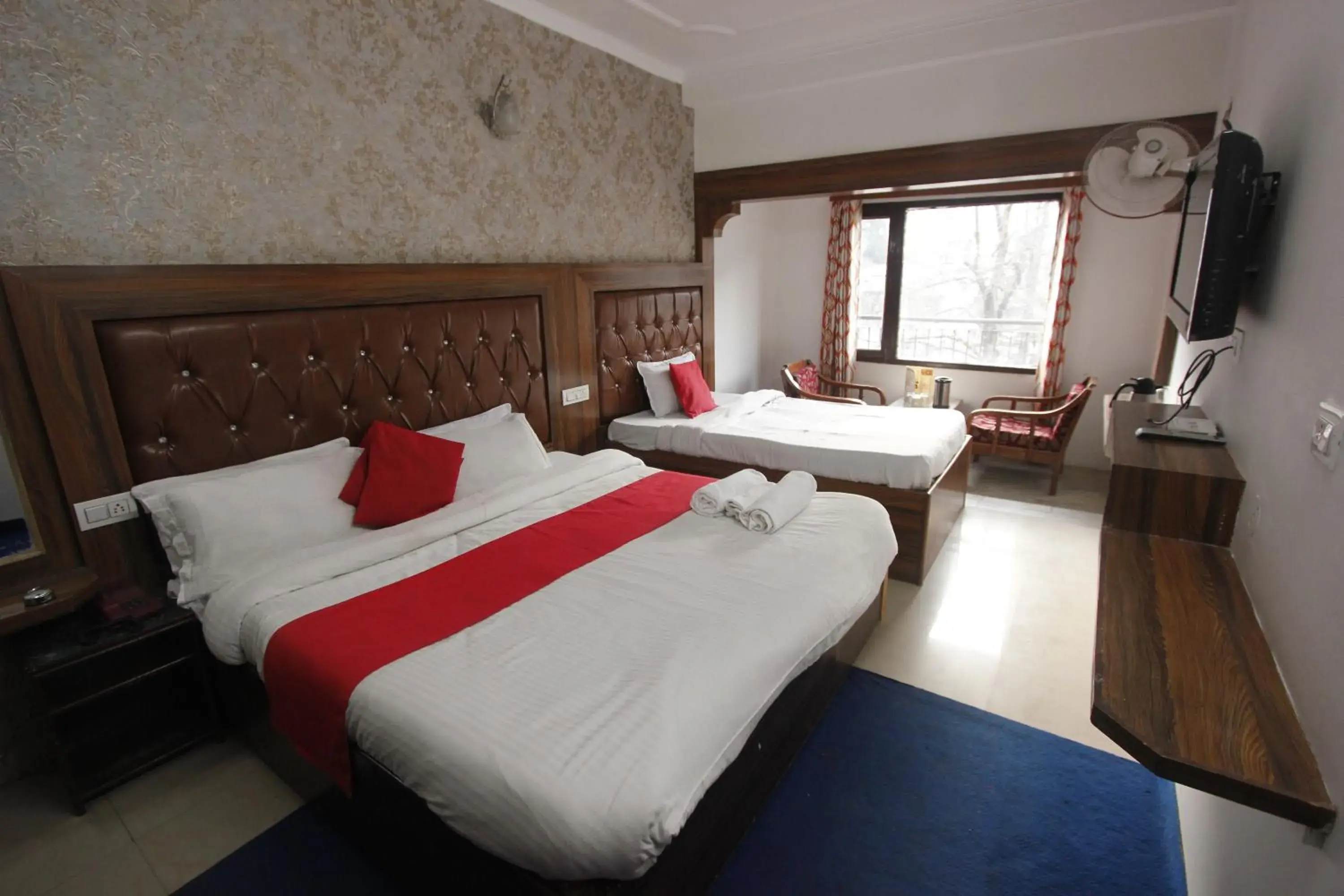 Deluxe Triple Room in Hotel River INN Deluxe Triple Room in Hotel River INN