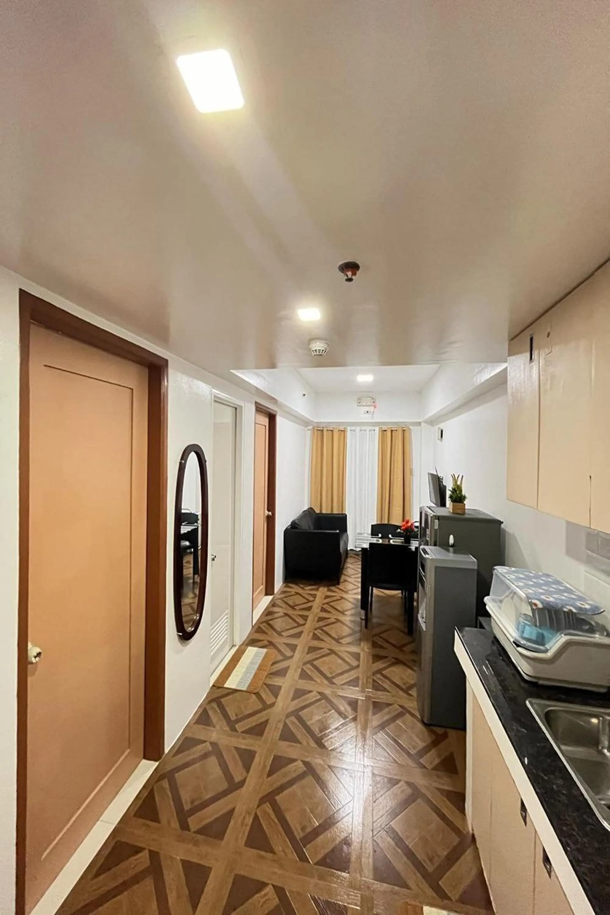 Kitchen or kitchenette in Krystal Claine Homestay-BURNHAM HILL