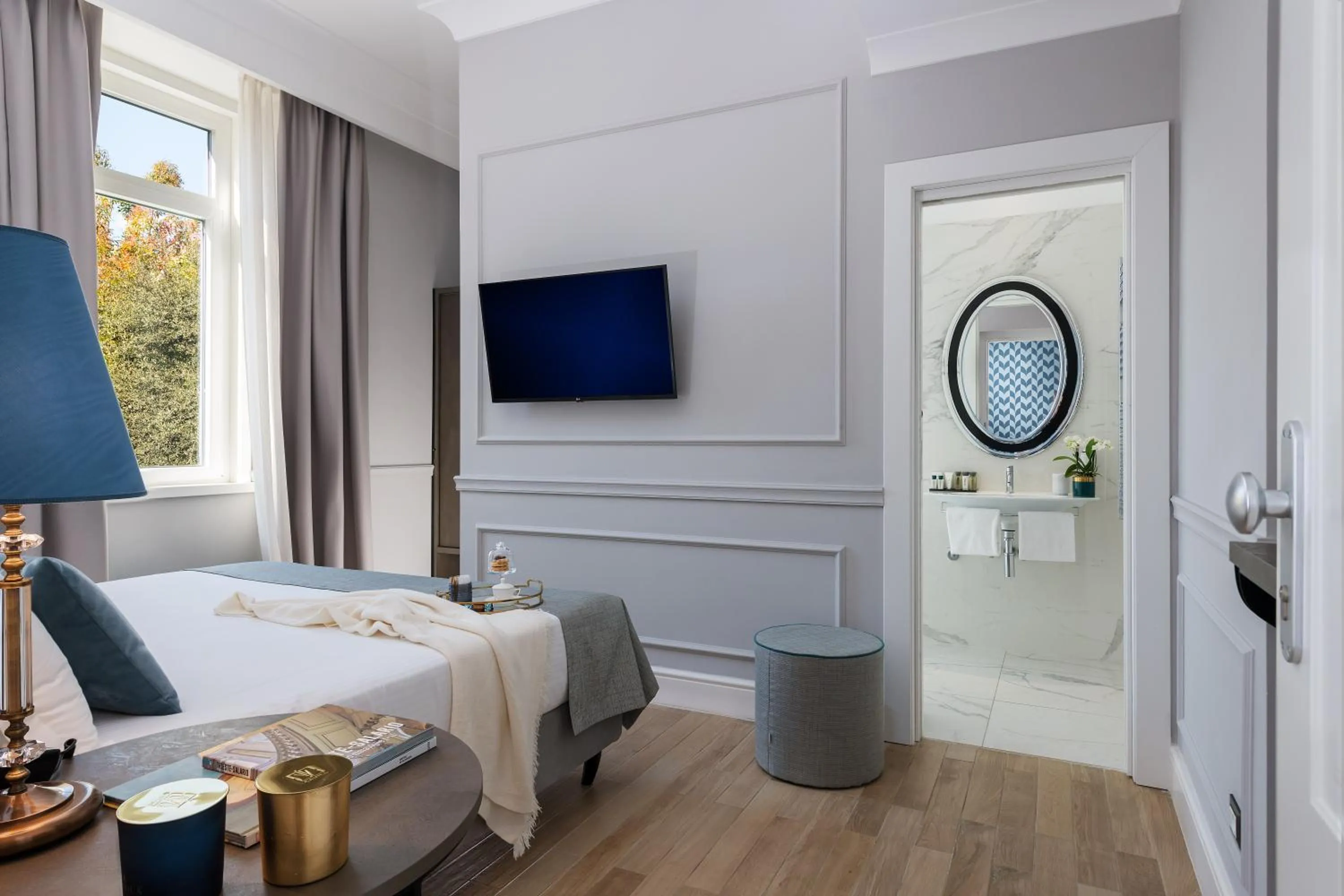 Bedroom, Bed in Hotel La Ville Rome