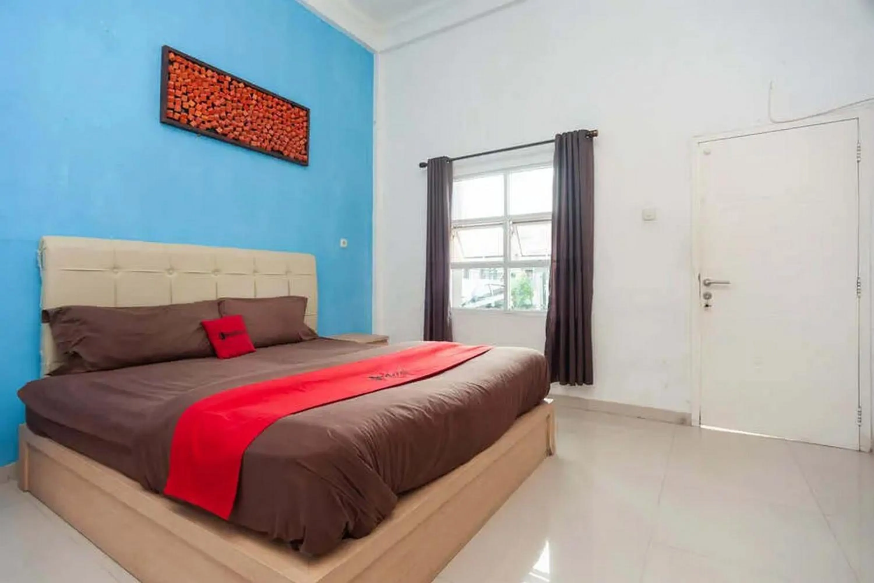 Bedroom, Bed in RedDoorz at Jalan HOS Cokroaminoto Jambi