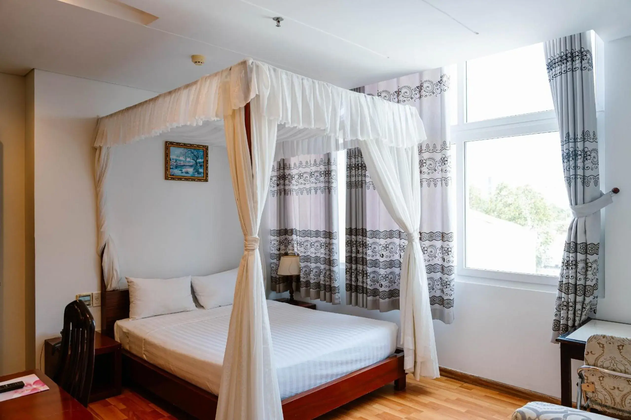Superior Double Room with City View in Anh Dao Mekong Hotel Superior Double Room with City View in Anh Dao Mekong Hotel