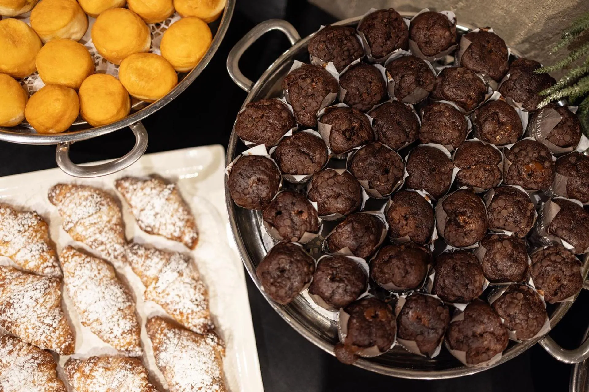 Buffet breakfast in Hotel Leopardi