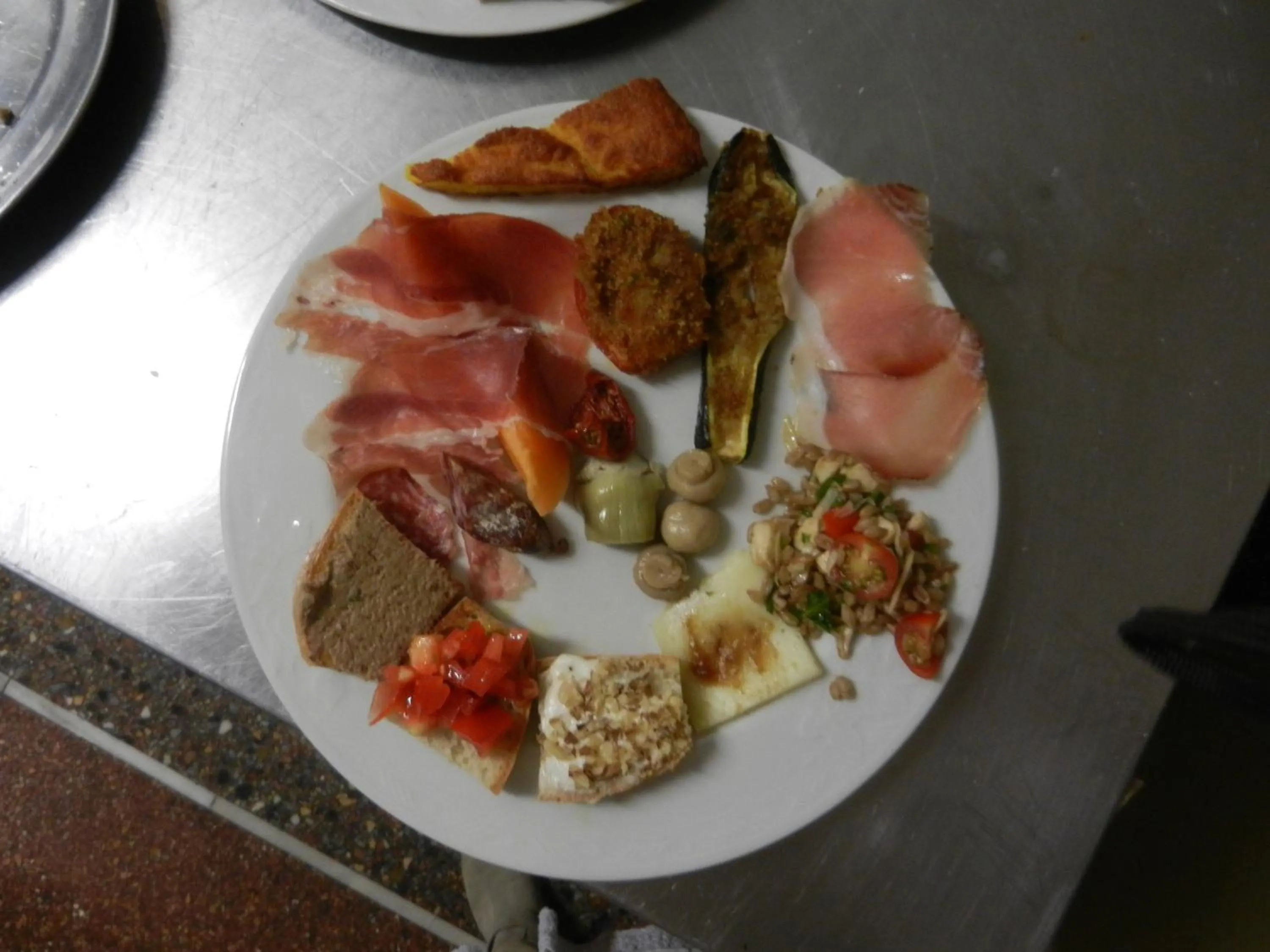 Food in Hotel Paradiso