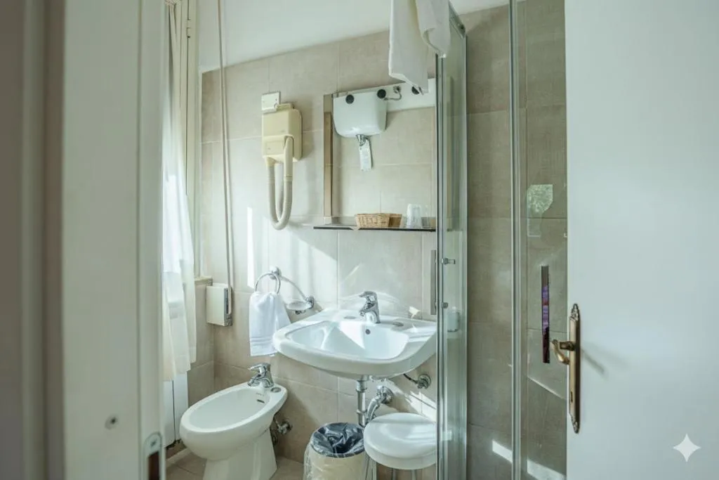 Bathroom in Hotel Paradiso