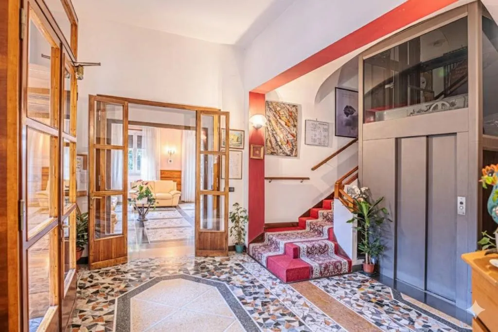 Facade/entrance in Hotel Paradiso