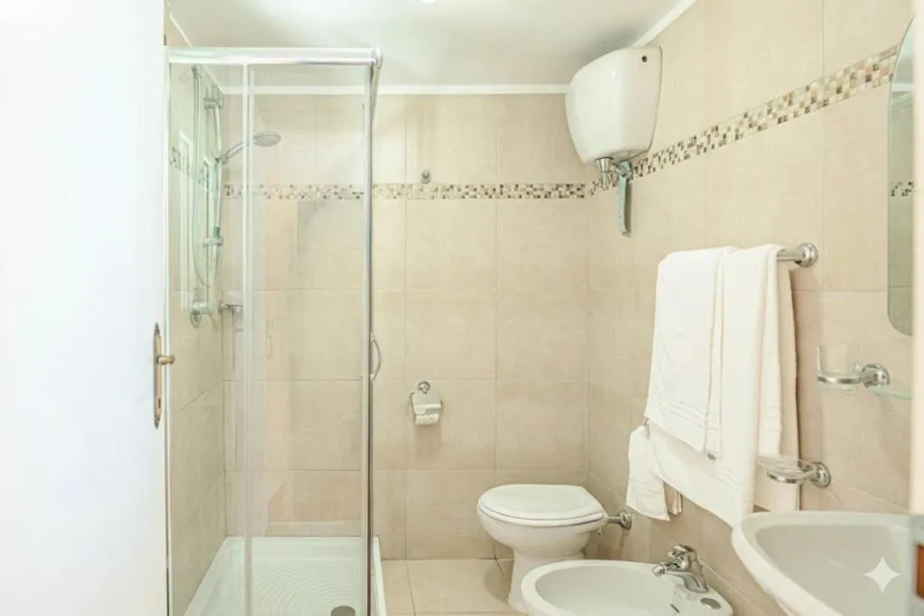 Bathroom in Hotel Paradiso