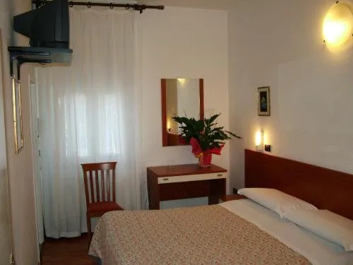 Bedroom, Bed in Hotel Paradiso