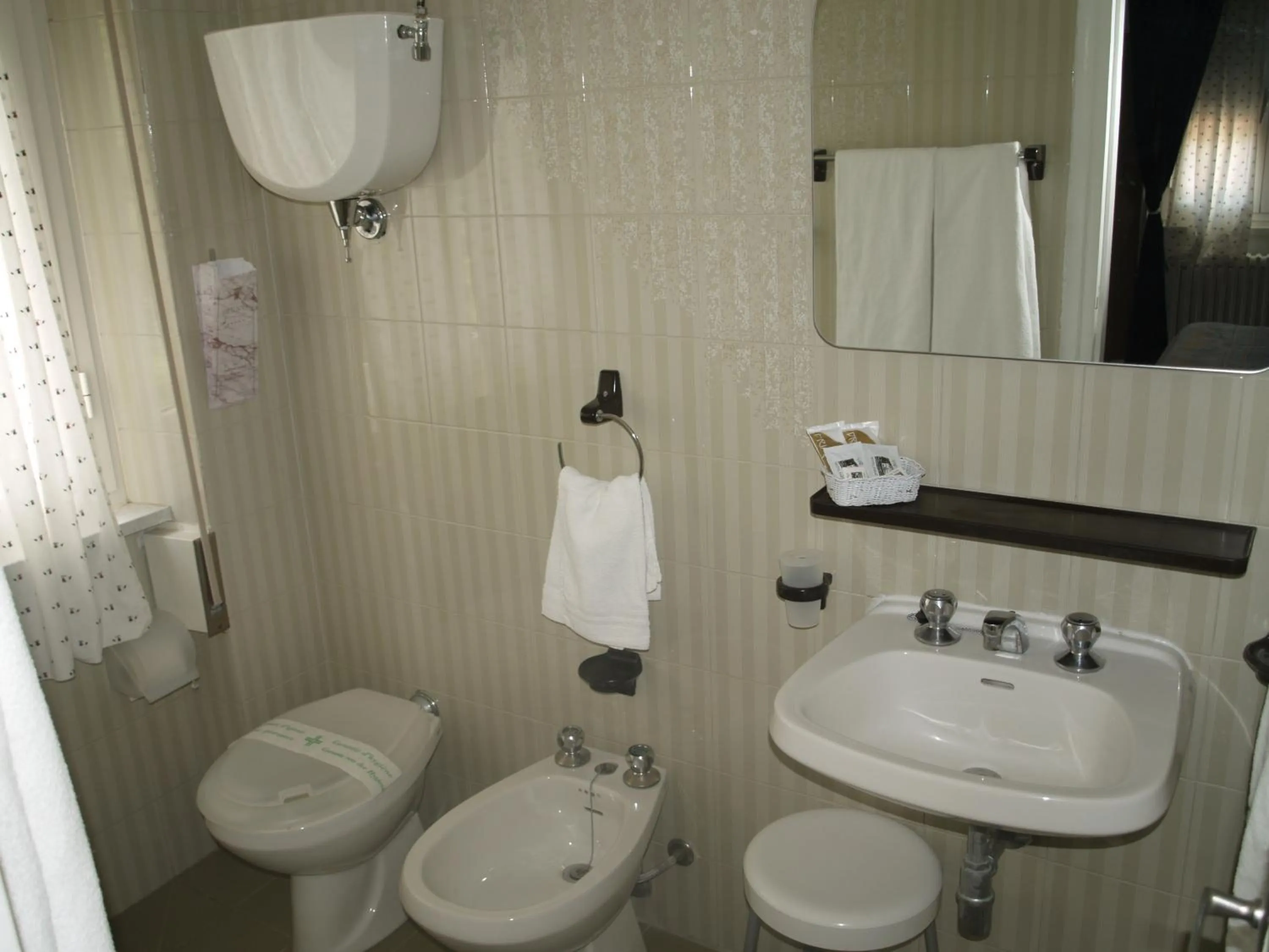 Bathroom in Hotel Paradiso