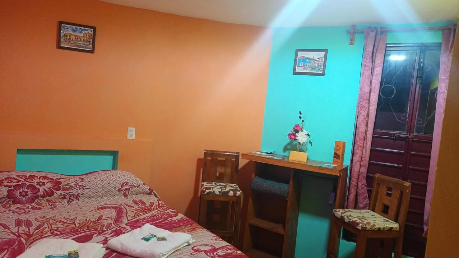 Bedroom, Bed in Hotel California