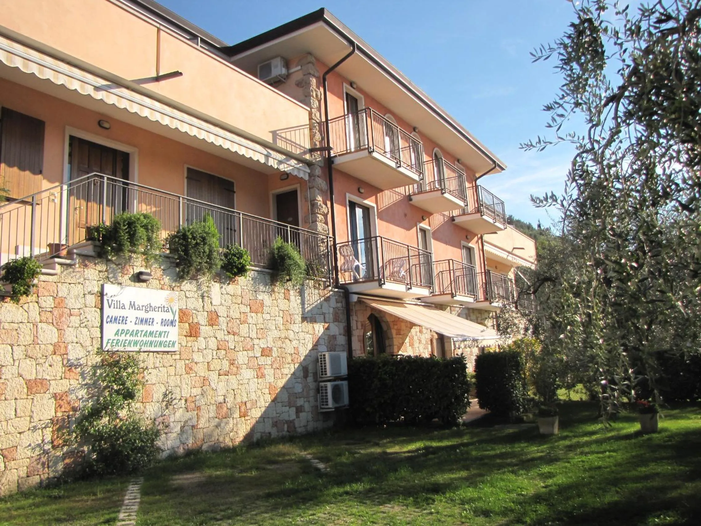 Property building in Residence Villa Margherita