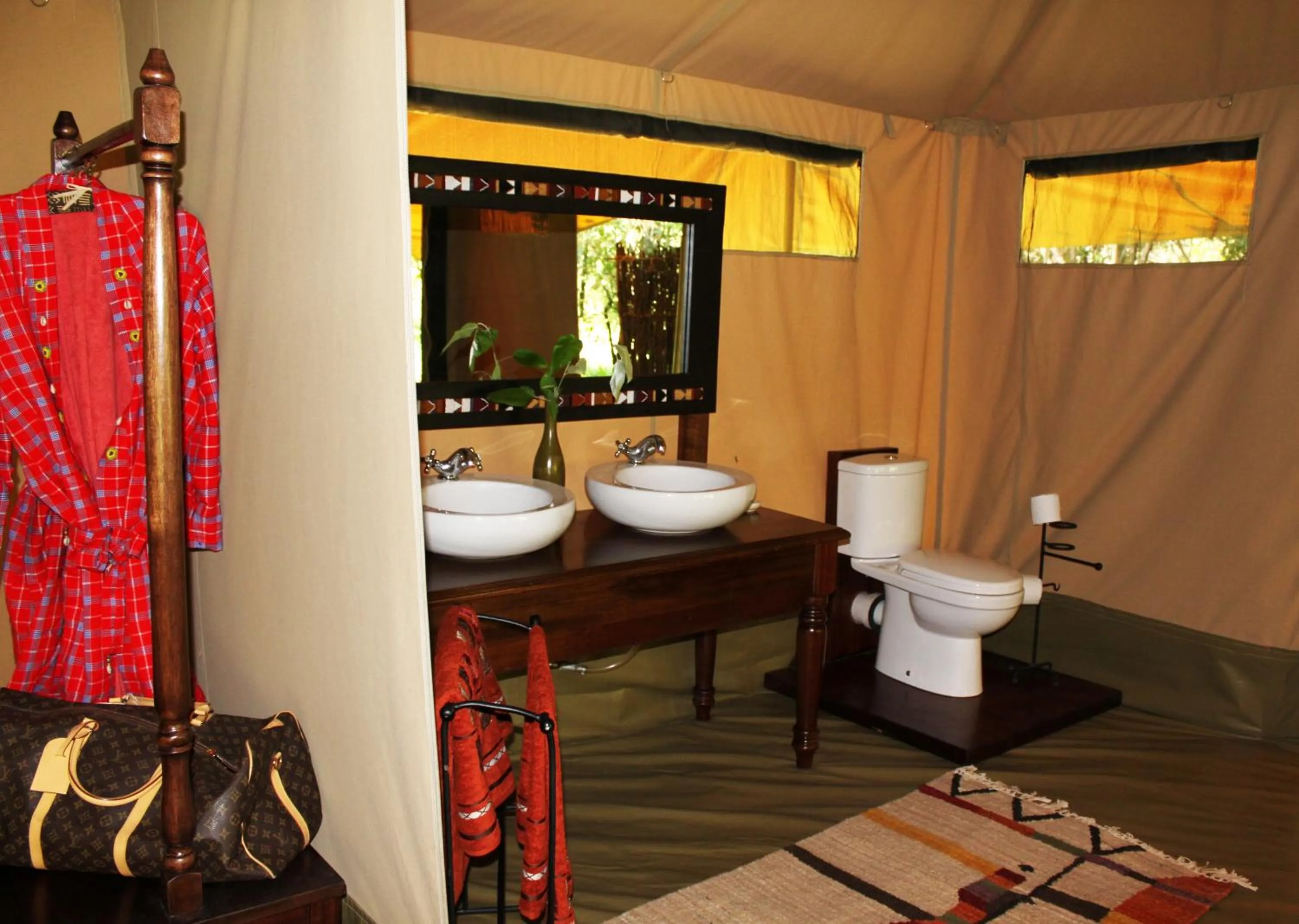 Bathroom in Mara Ngenche Safari Camp - Maasai Mara National Reserve