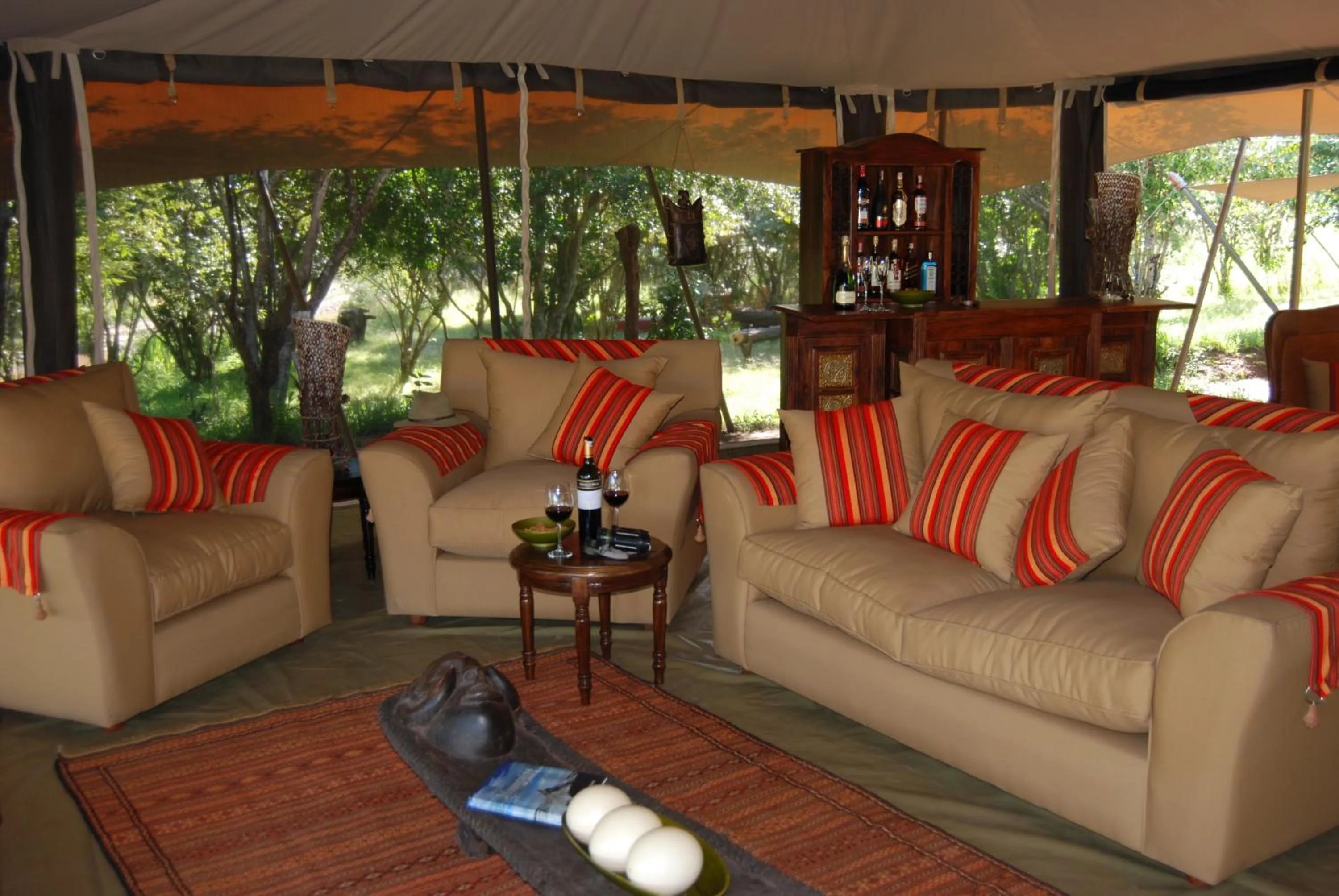 Lounge or bar in Mara Ngenche Safari Camp - Maasai Mara National Reserve