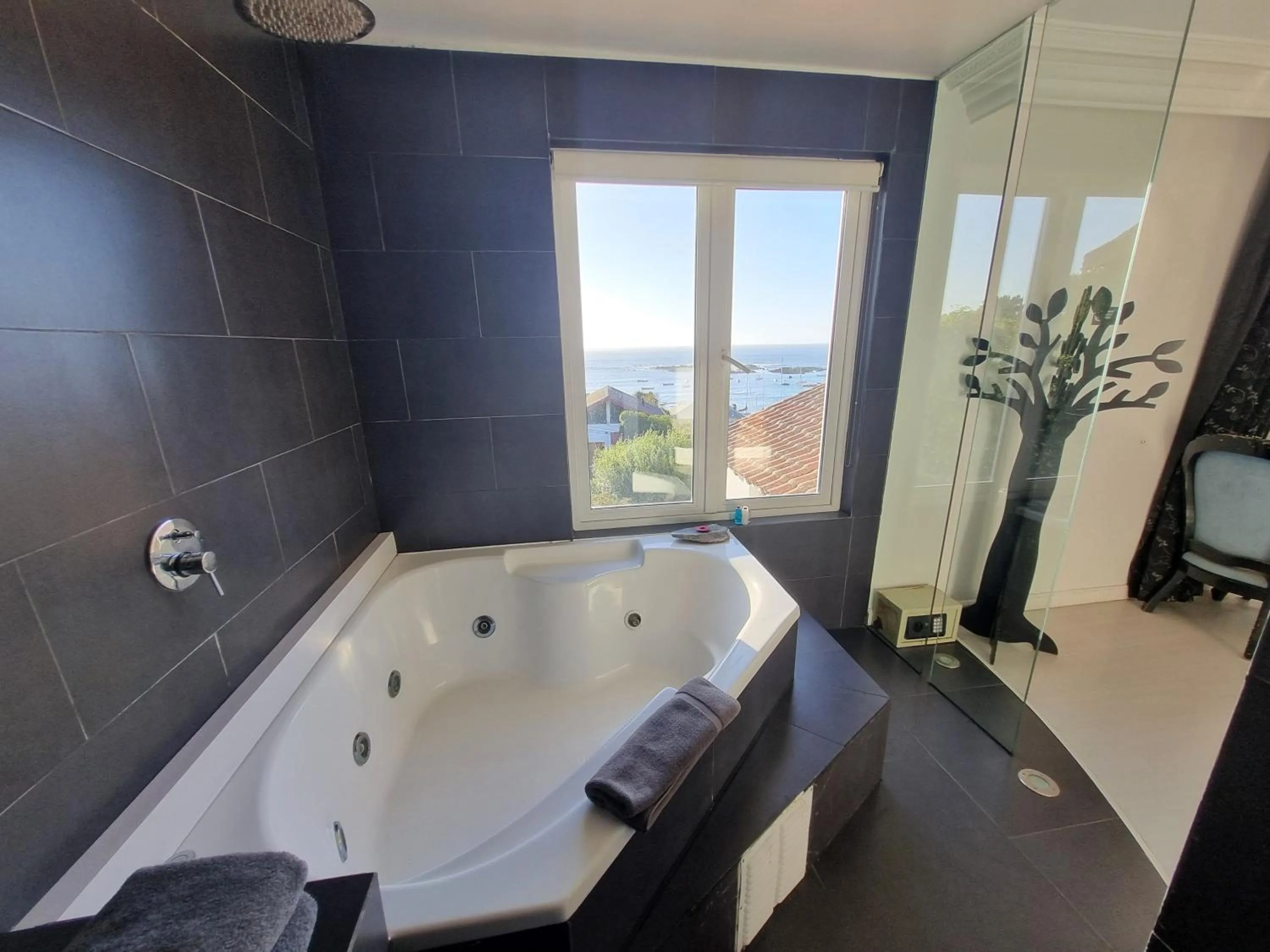 Hot Tub in Winery Hotel Boutique