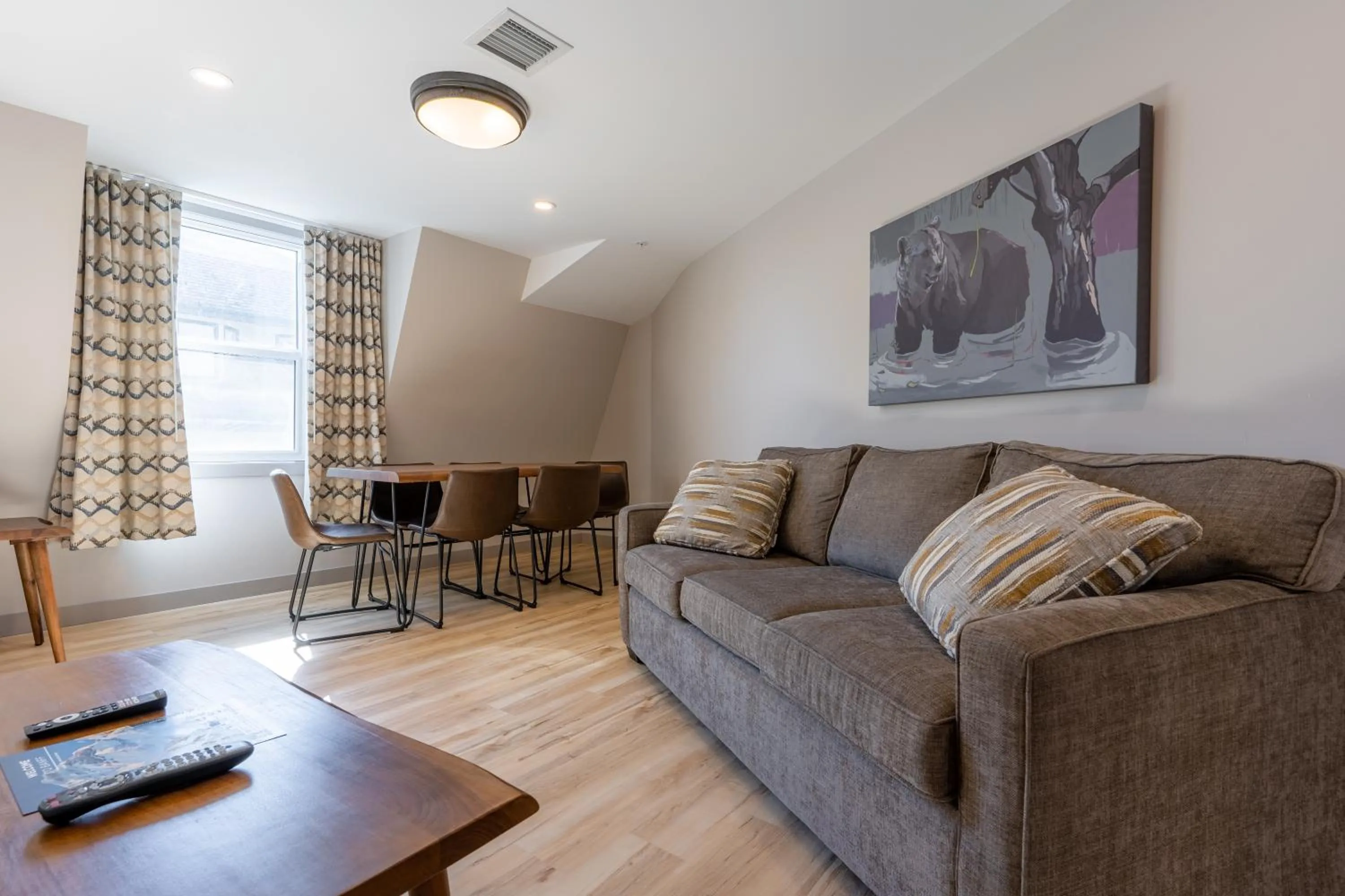 Living room in Basecamp Suites Banff