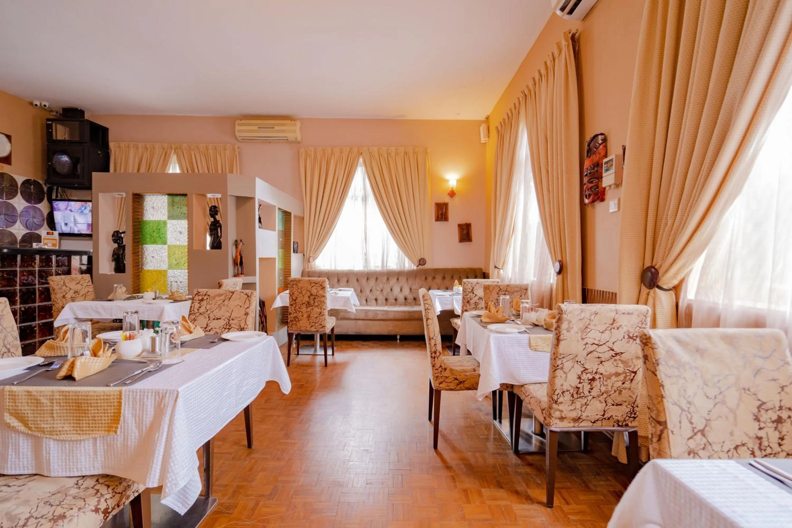 Restaurant/places to eat in The Amariah Hotel & Apartments Mikocheni