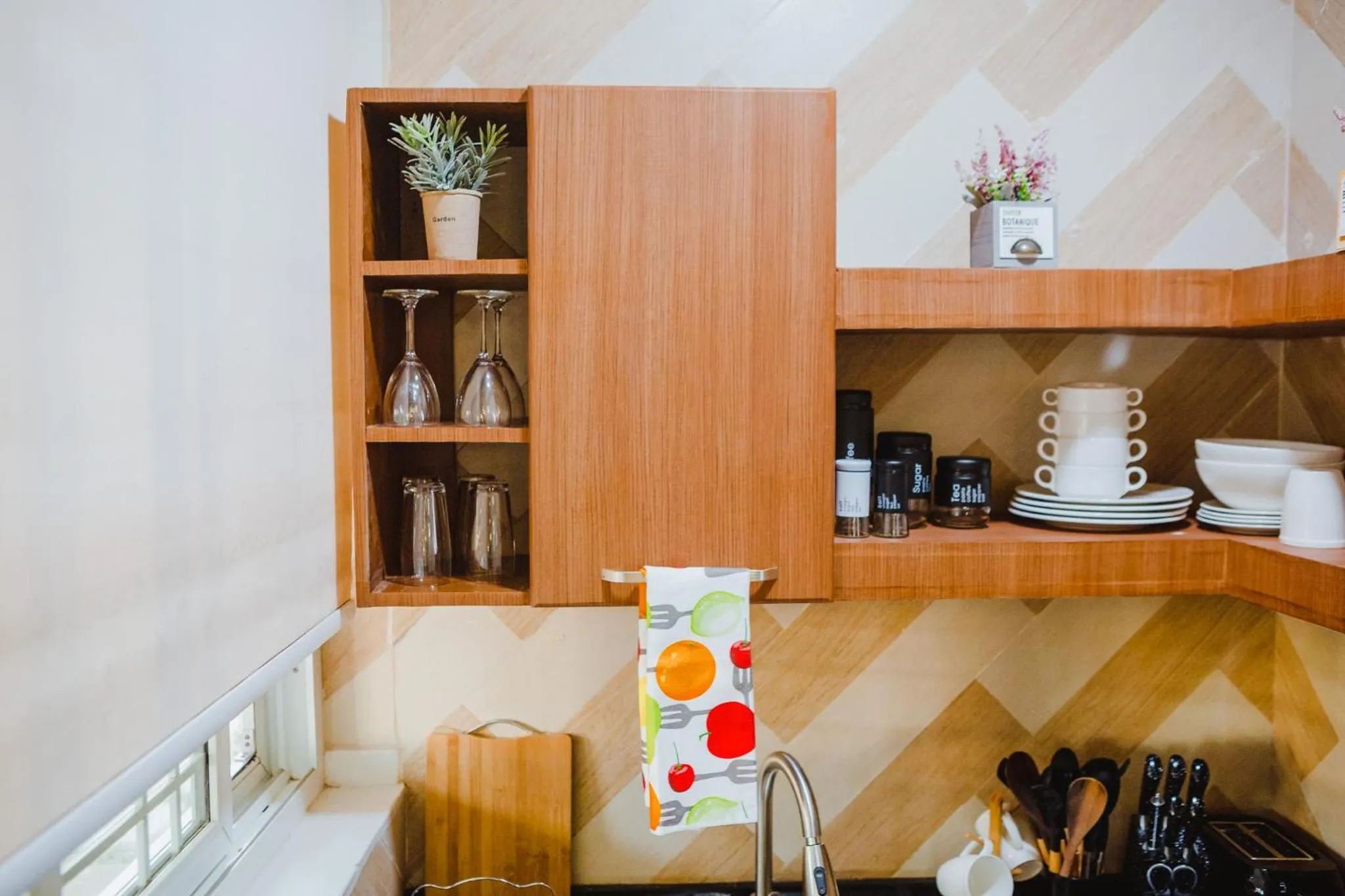 Coffee/tea facilities in The Amariah Hotel & Apartments Mikocheni