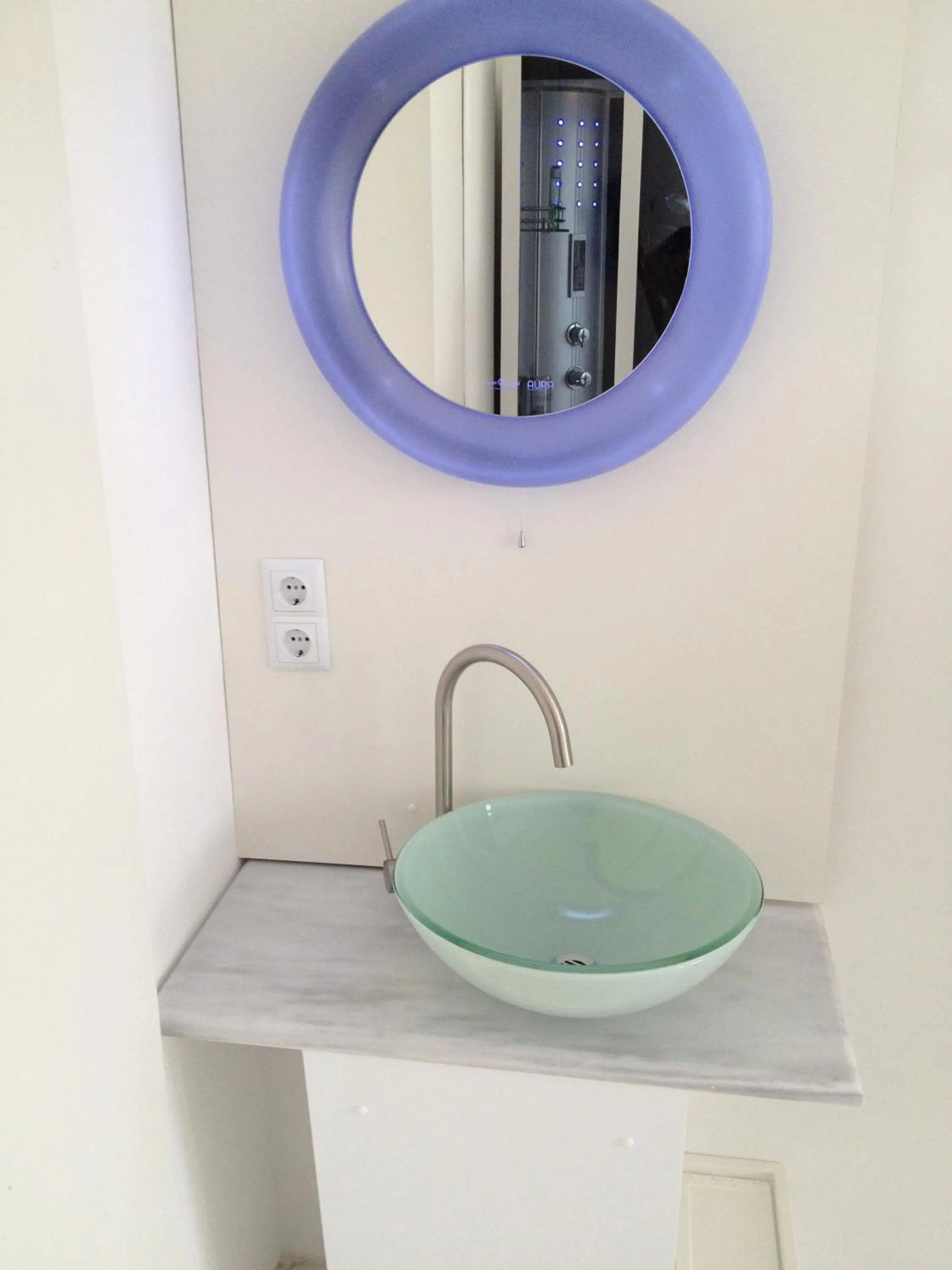 Toilet in Business Hostel Wiesbaden ONE