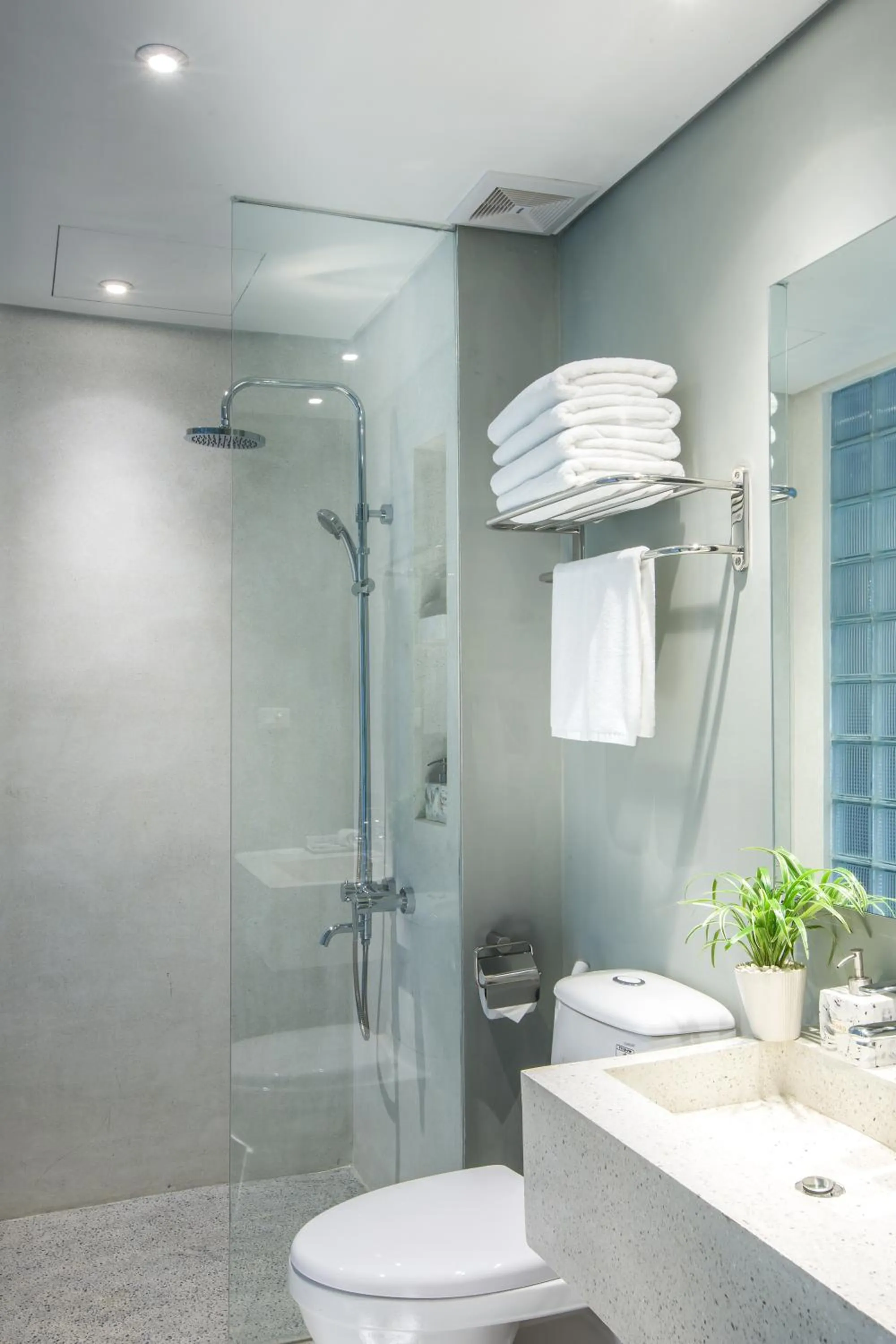 Shower in Thanh Tan Hot Springs By Fusion