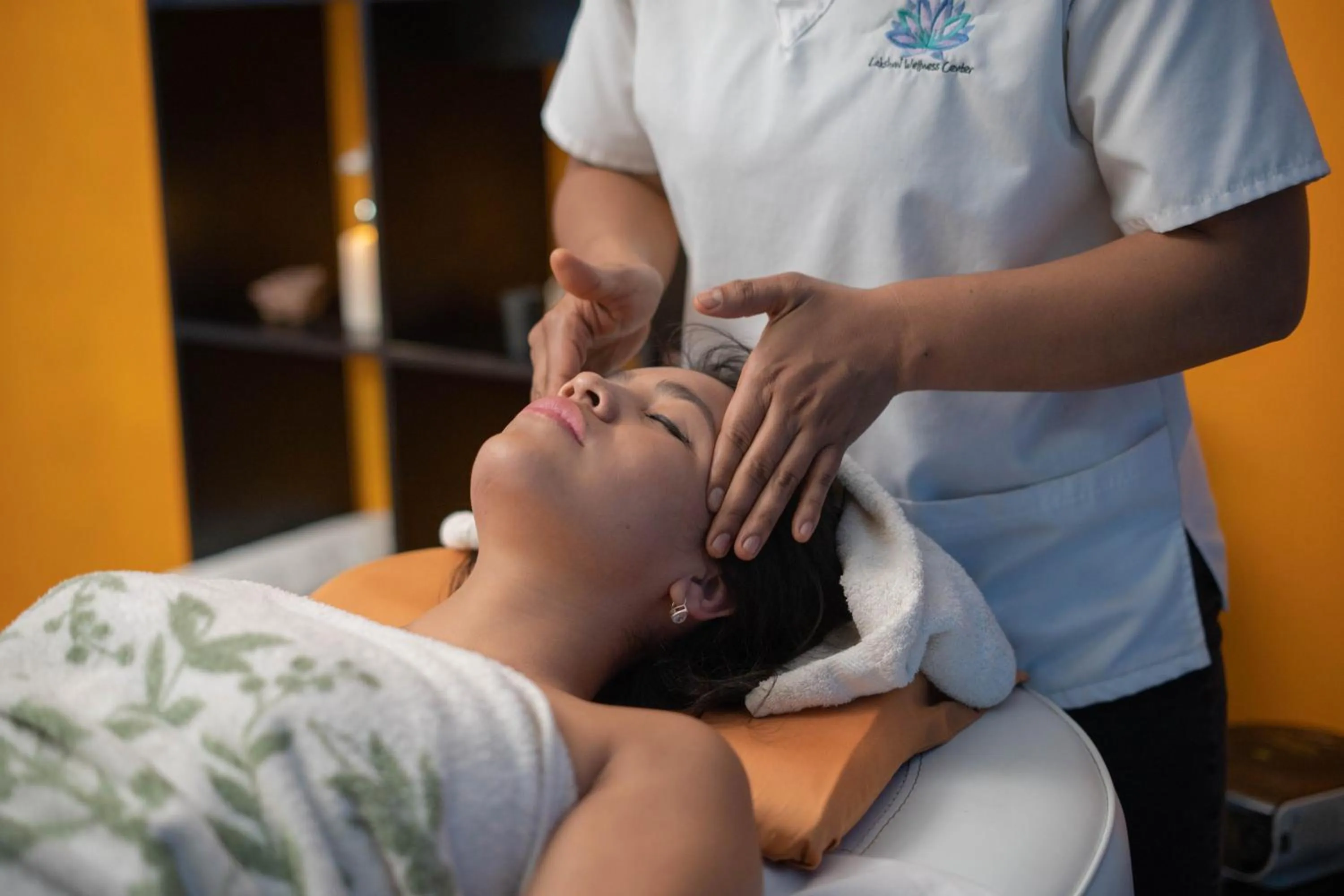 Massage in Indian Palace Hotel Boutique Spa & Restaurante