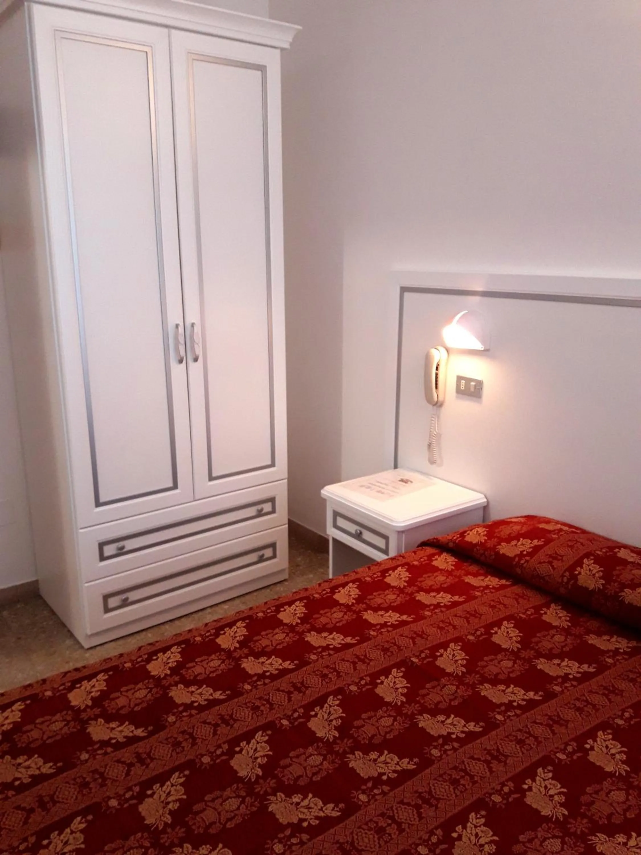 Bed in Hotel Imperiale