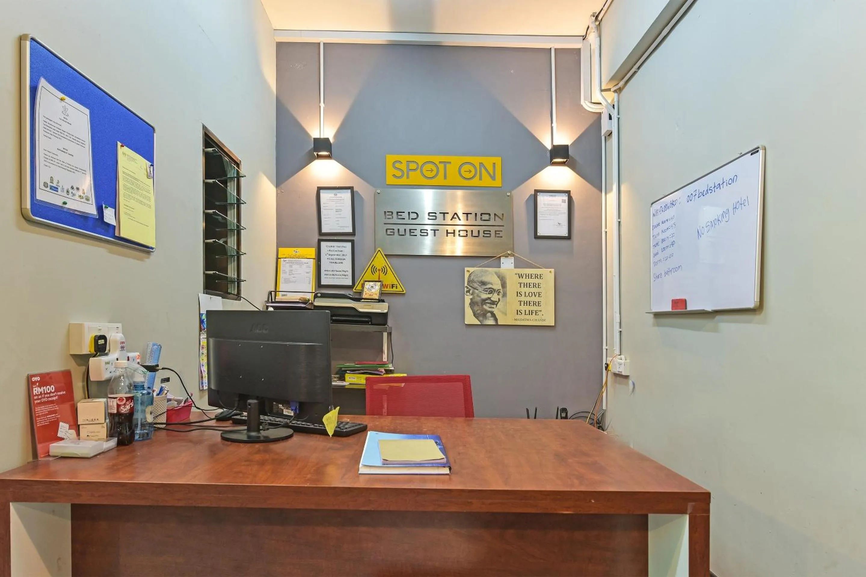 Lobby or reception in Hotel O Bed Station Guest House Dormitory