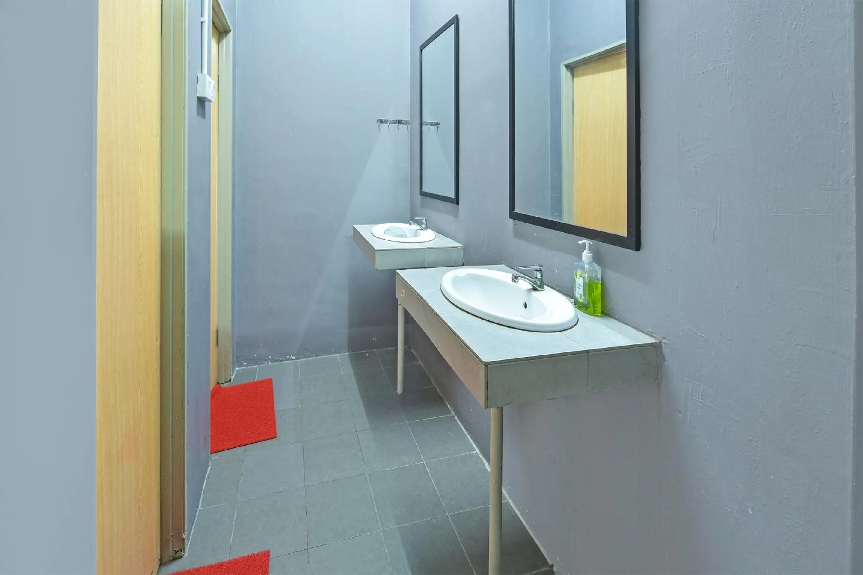 Bathroom in Hotel O Bed Station Guest House Dormitory