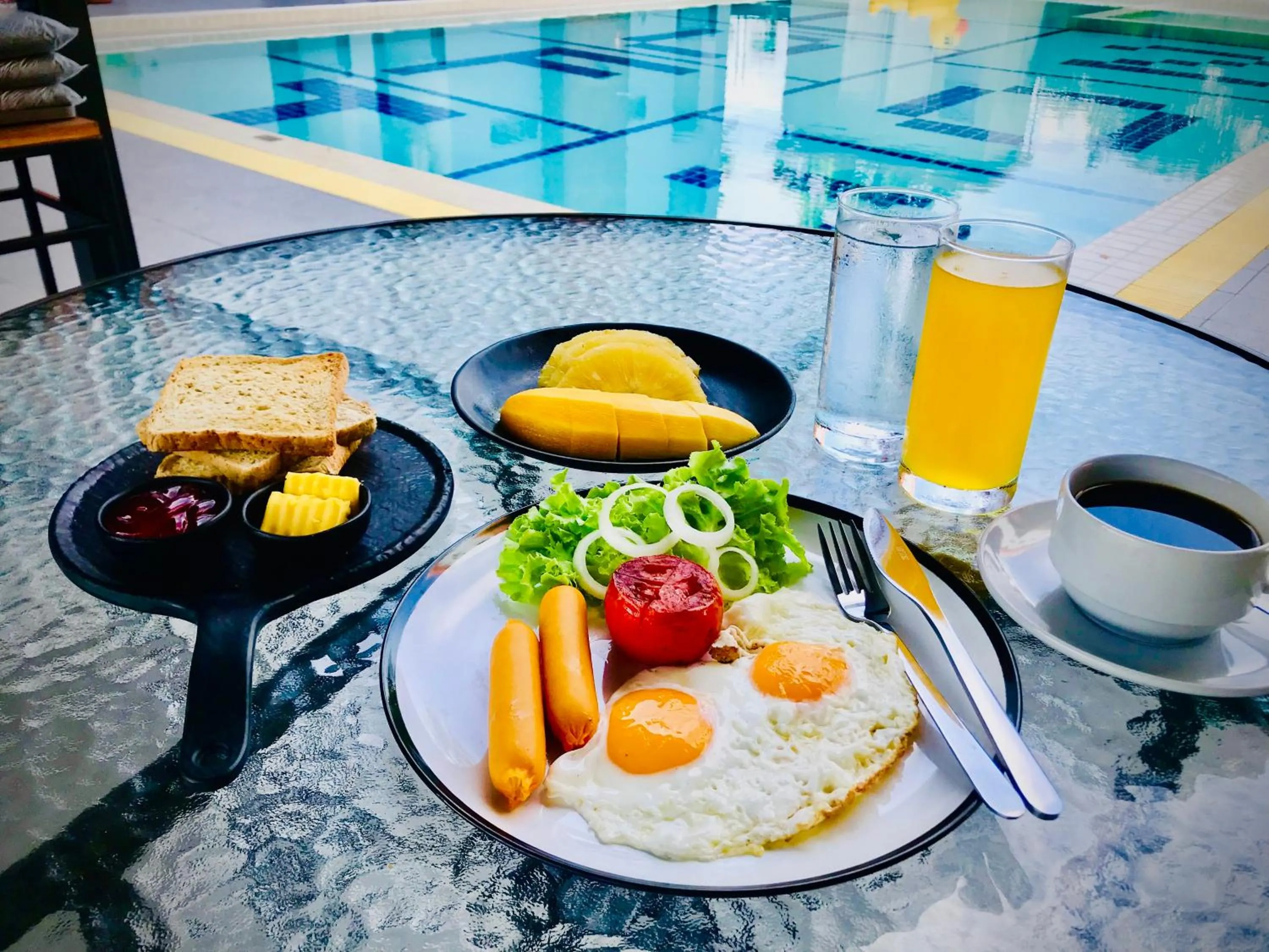 Food and drinks in Loft 202 Hotel