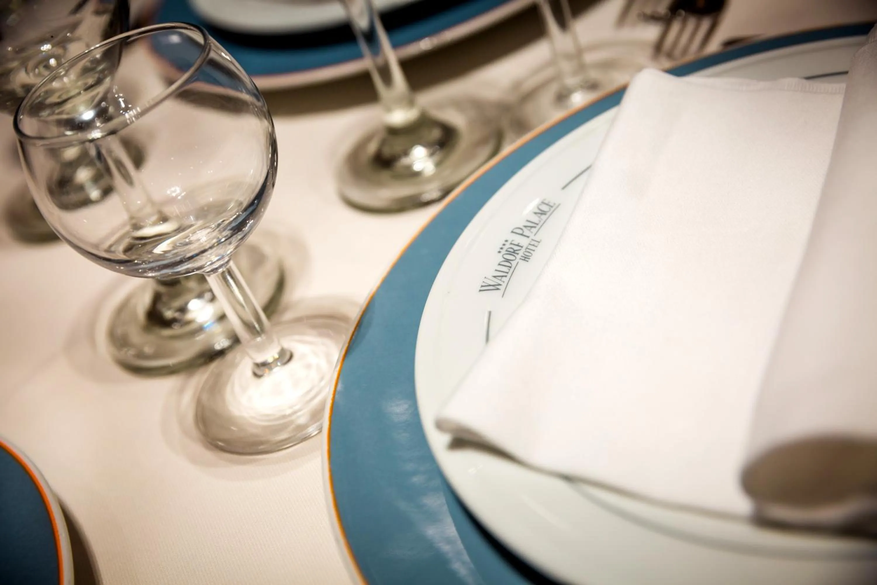 Food and drinks in Waldorf Palace Hotel