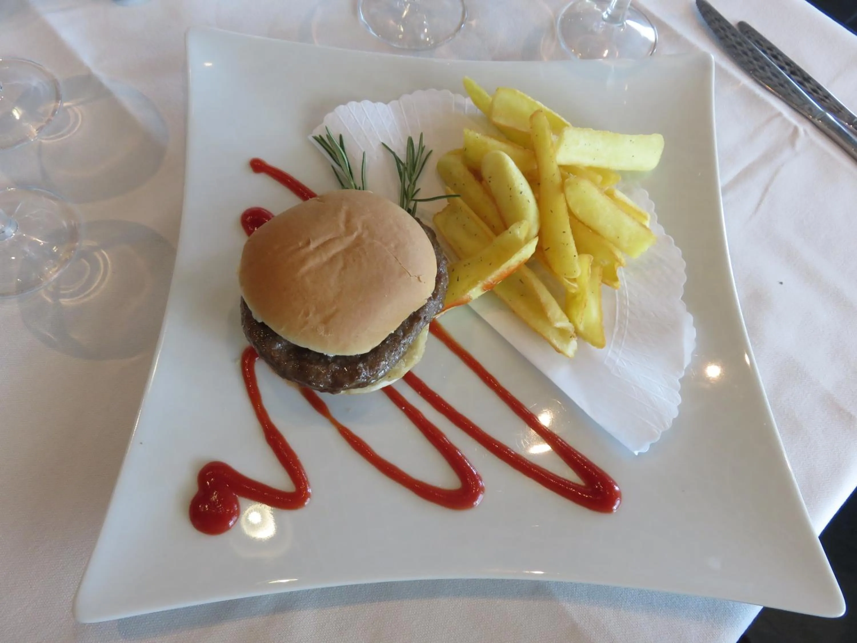 Food close-up in Waldorf Palace Hotel