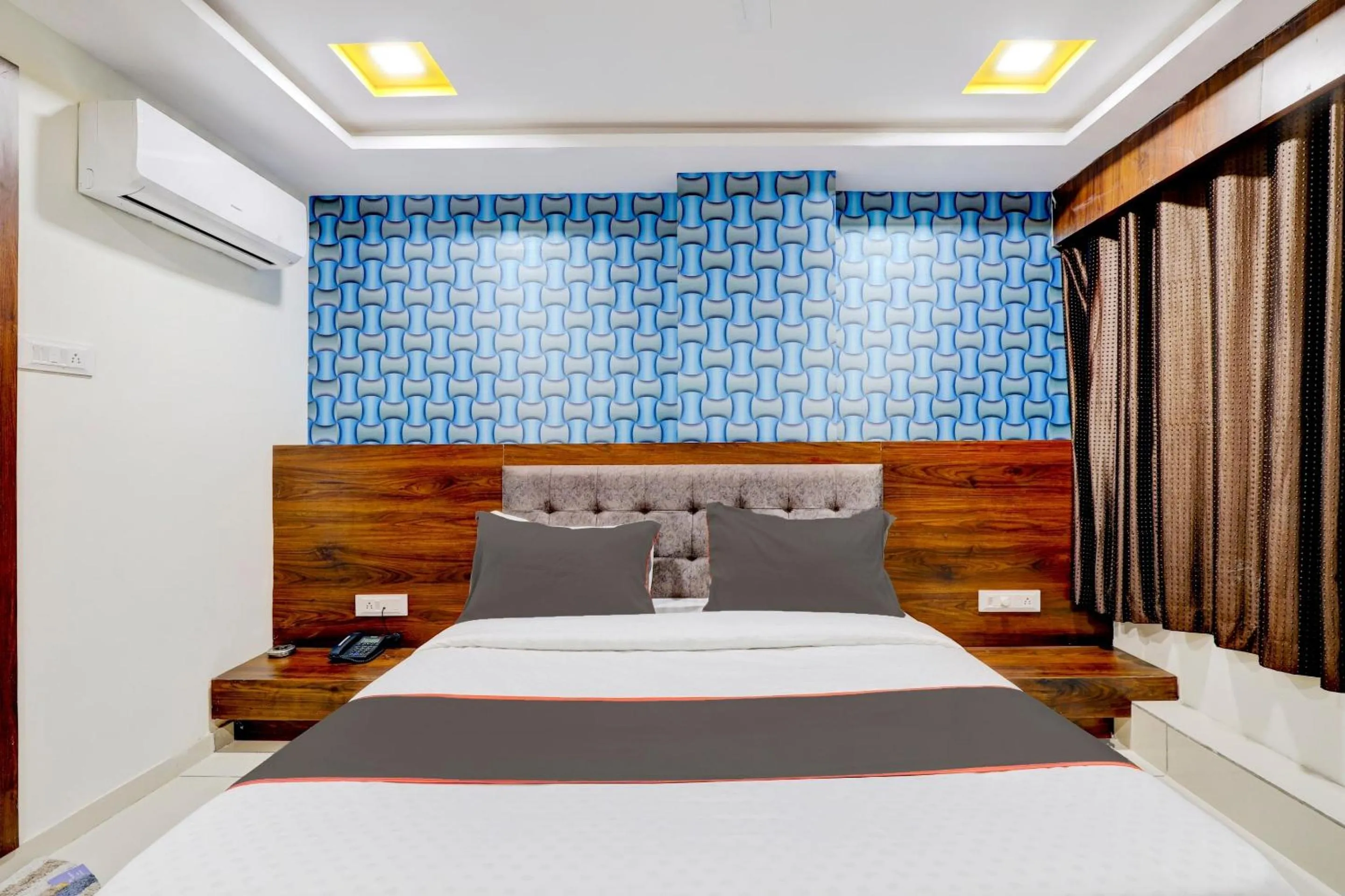 Facade/entrance, Bed in Collection O Lotus Gold