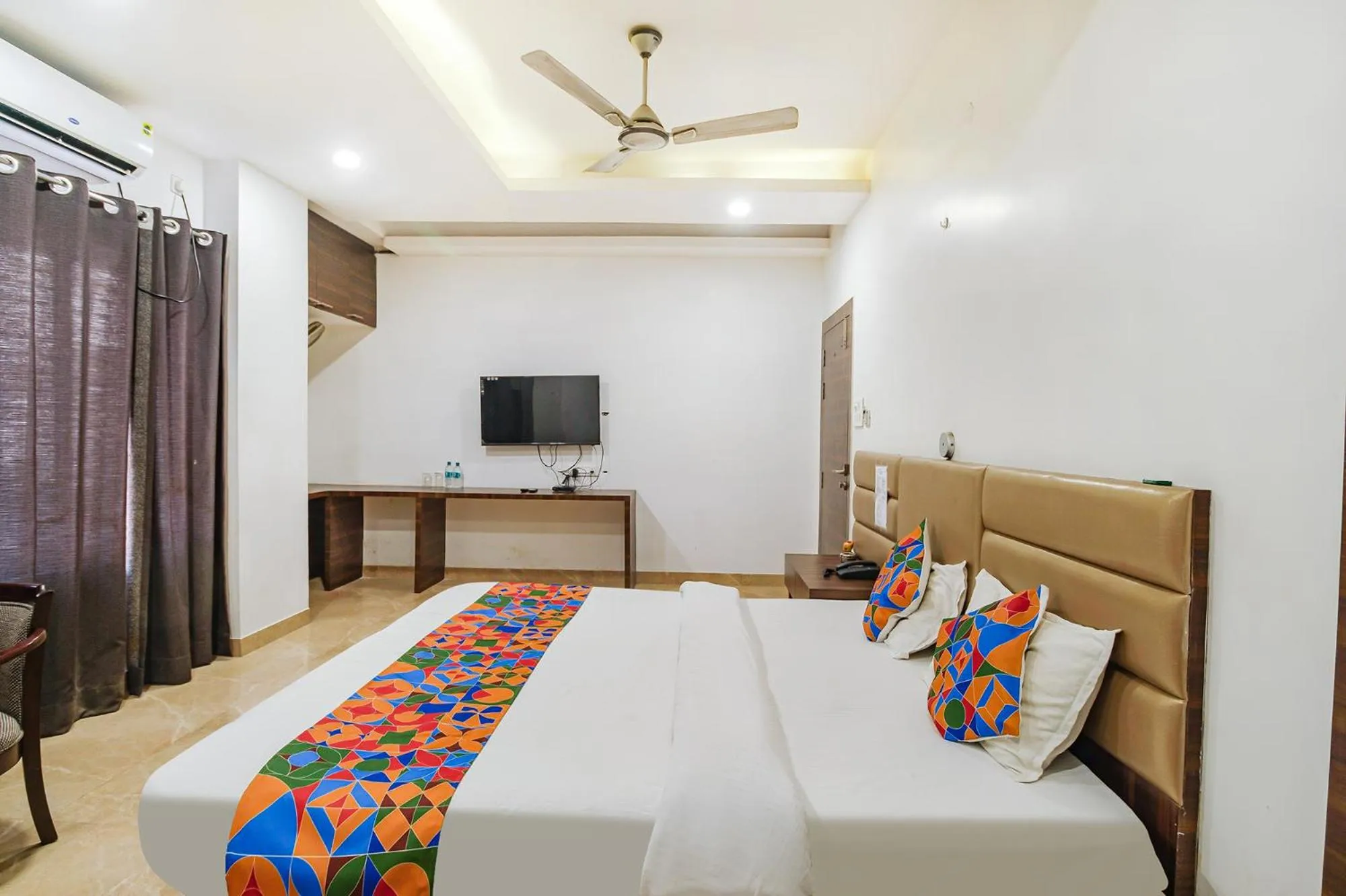 Bed in FabHotel Apple Tree